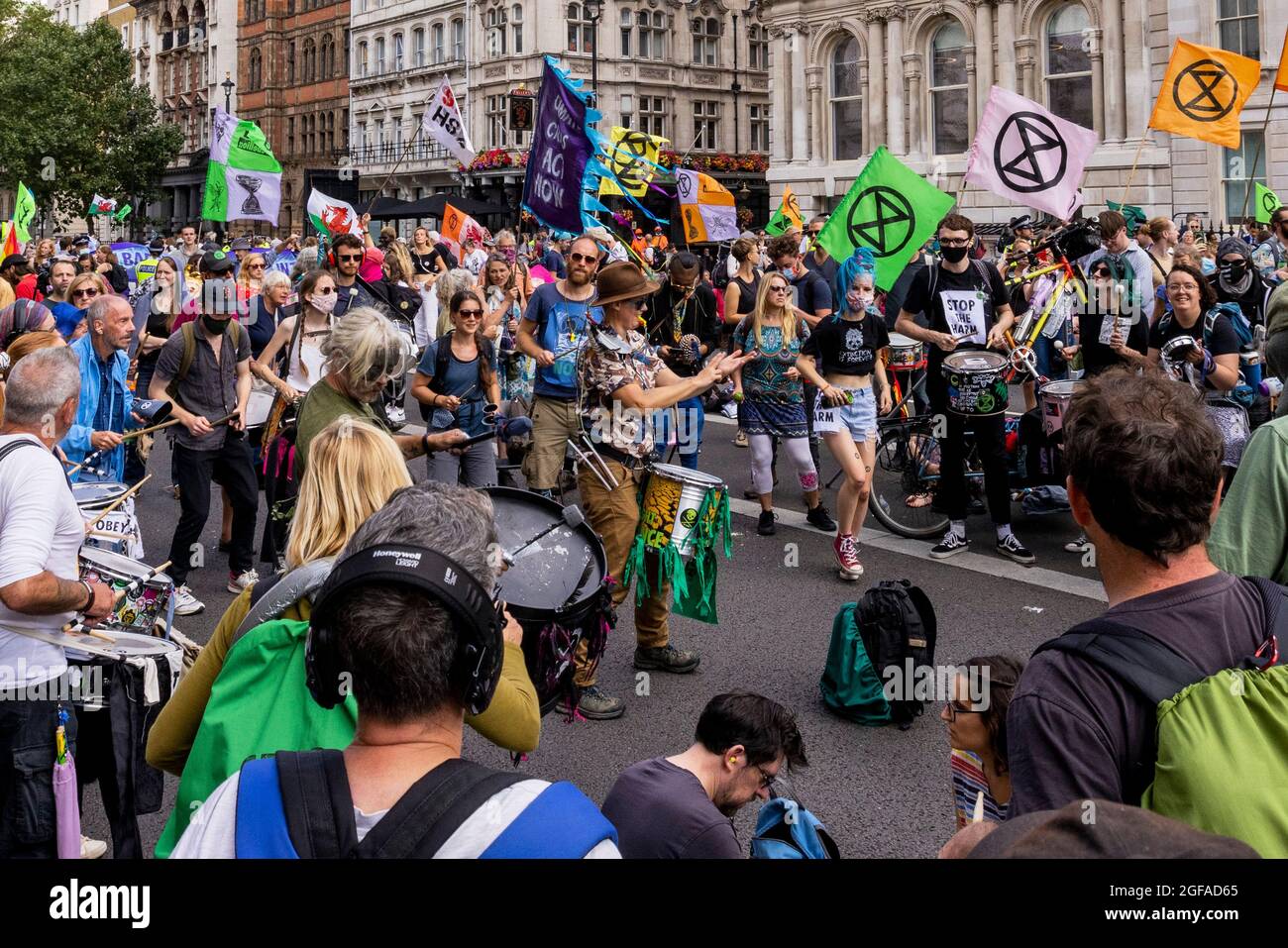 LONDON, ENGLAND. August. Tag 2 der „Extinction Rebellion“ ‘Impossible Rebellion’ Dienstag, 24. August 2021. (Kredit: Leila Coker) Stockfoto