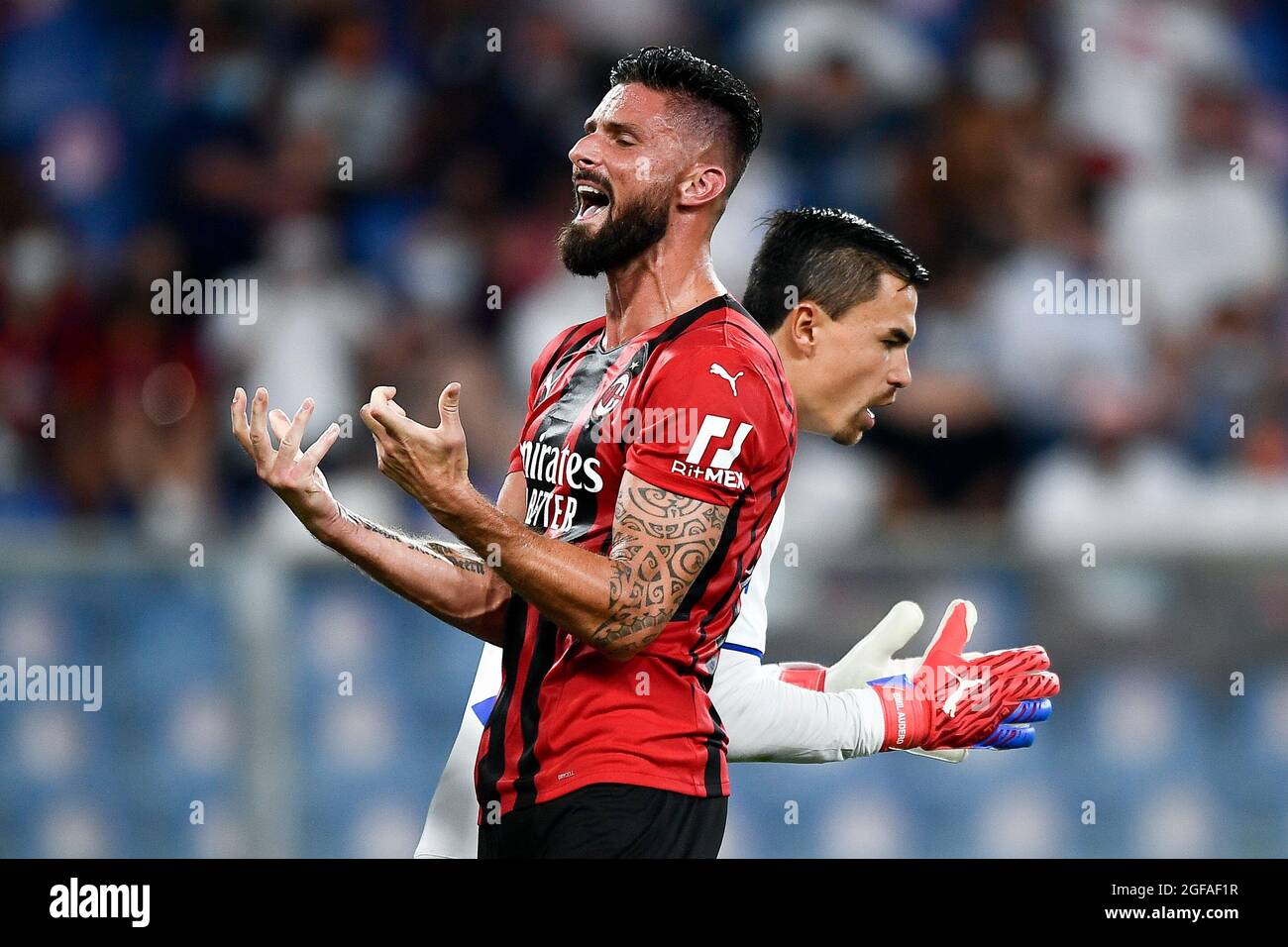 Genua, Italien. 23. August 2021. Olivier Giroud vom AC Mailand reagiert während des Fußballspiels der Serie A zwischen der UC Sampdoria und dem AC Mailand. Kredit: Nicolò Campo/Alamy Live Nachrichten Stockfoto