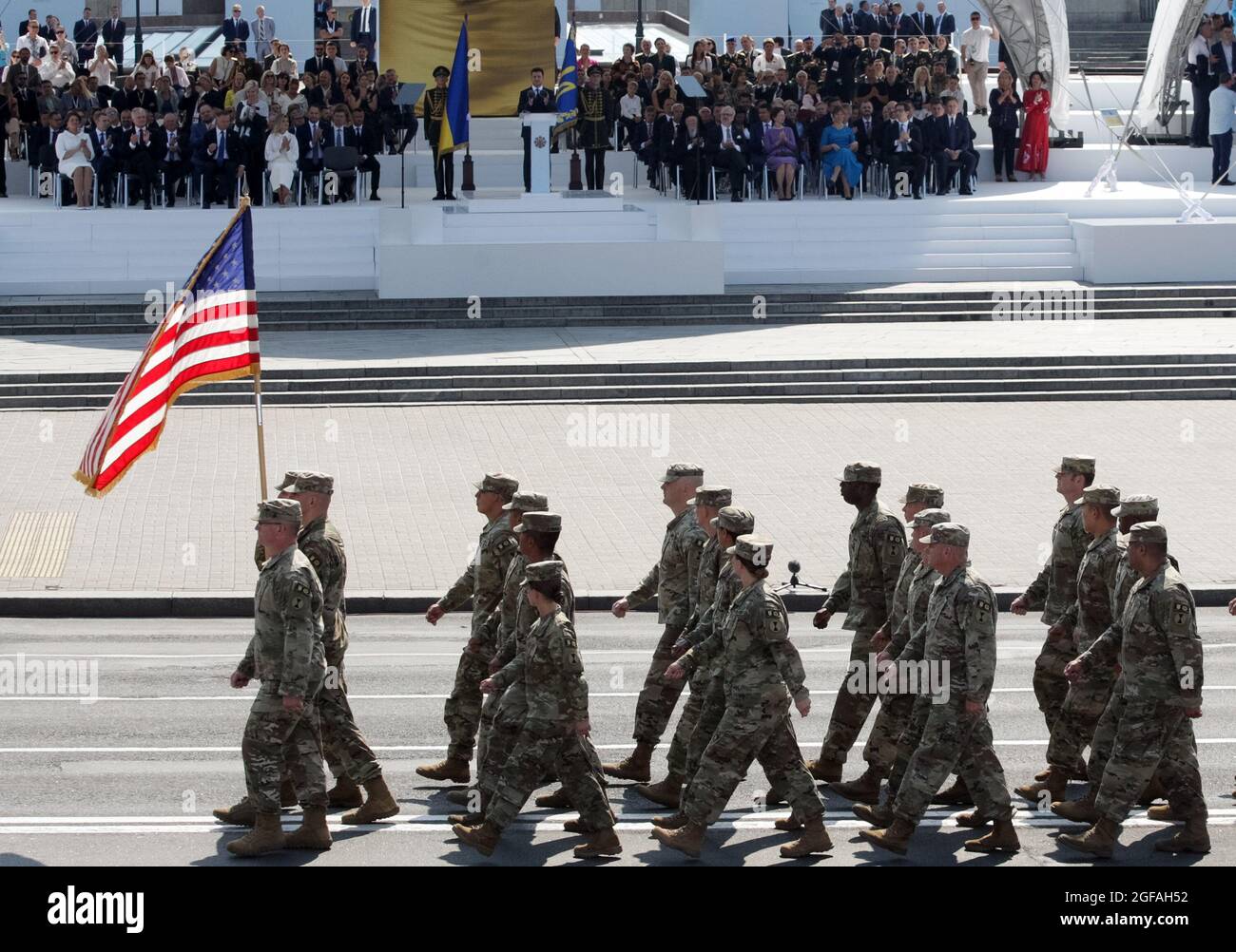 Kiew, Ukraine. August 2021. Soldaten der US-Armee werden während der Militärparade zum Unabhängigkeitstag auf dem Unabhängigkeitsplatz in der Innenstadt von Kiew marschieren sehen. Kredit: SOPA Images Limited/Alamy Live Nachrichten Stockfoto