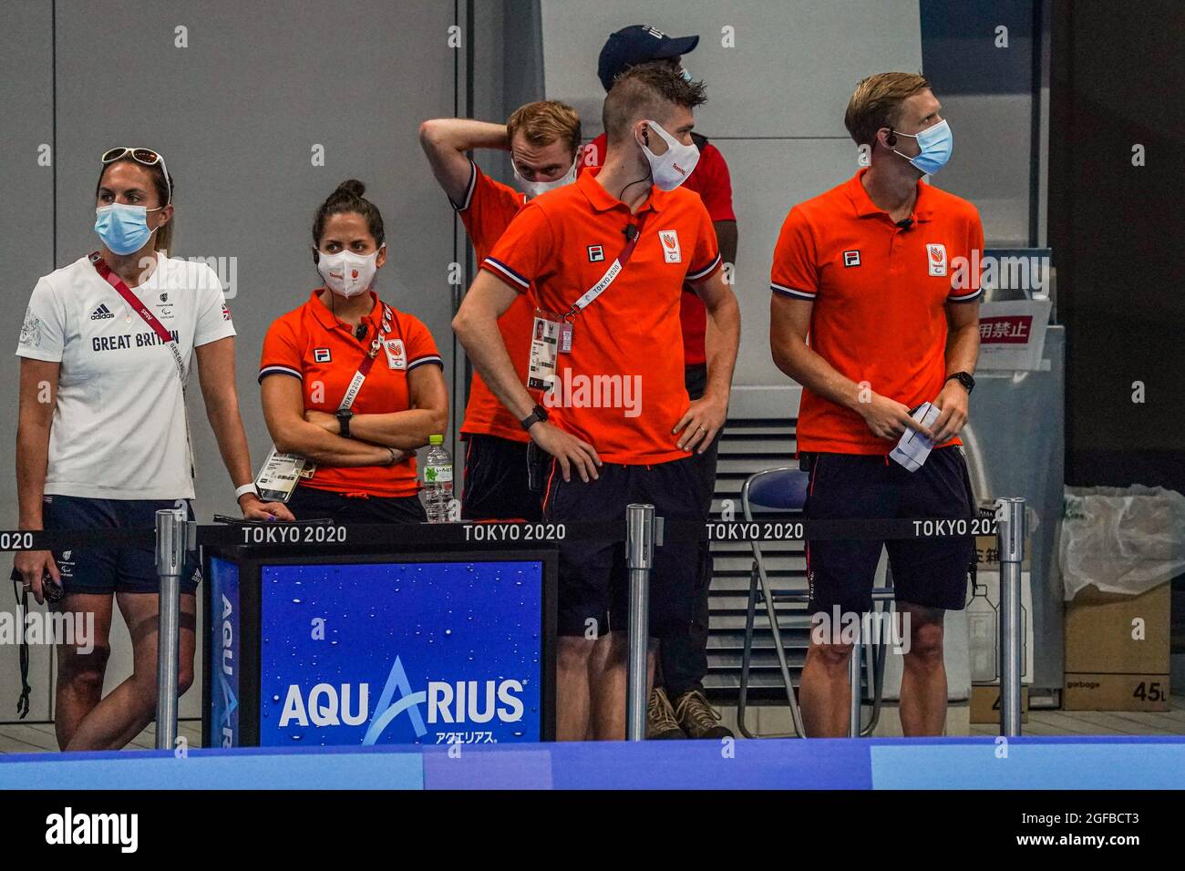 Tokio, Japan. August 2021. TOKIO, JAPAN - 25. AUGUST: Technisches Personal der Niederlande im Rahmen der Olympischen Spiele 2020 in Tokio am 25. August 2021 im Tokyo Aquatics Center in Tokio, Japan (Foto: Ilse Schaffers/Orange Picles) NOCNSF Credit: Orange Pics BV/Alamy Live News Stockfoto