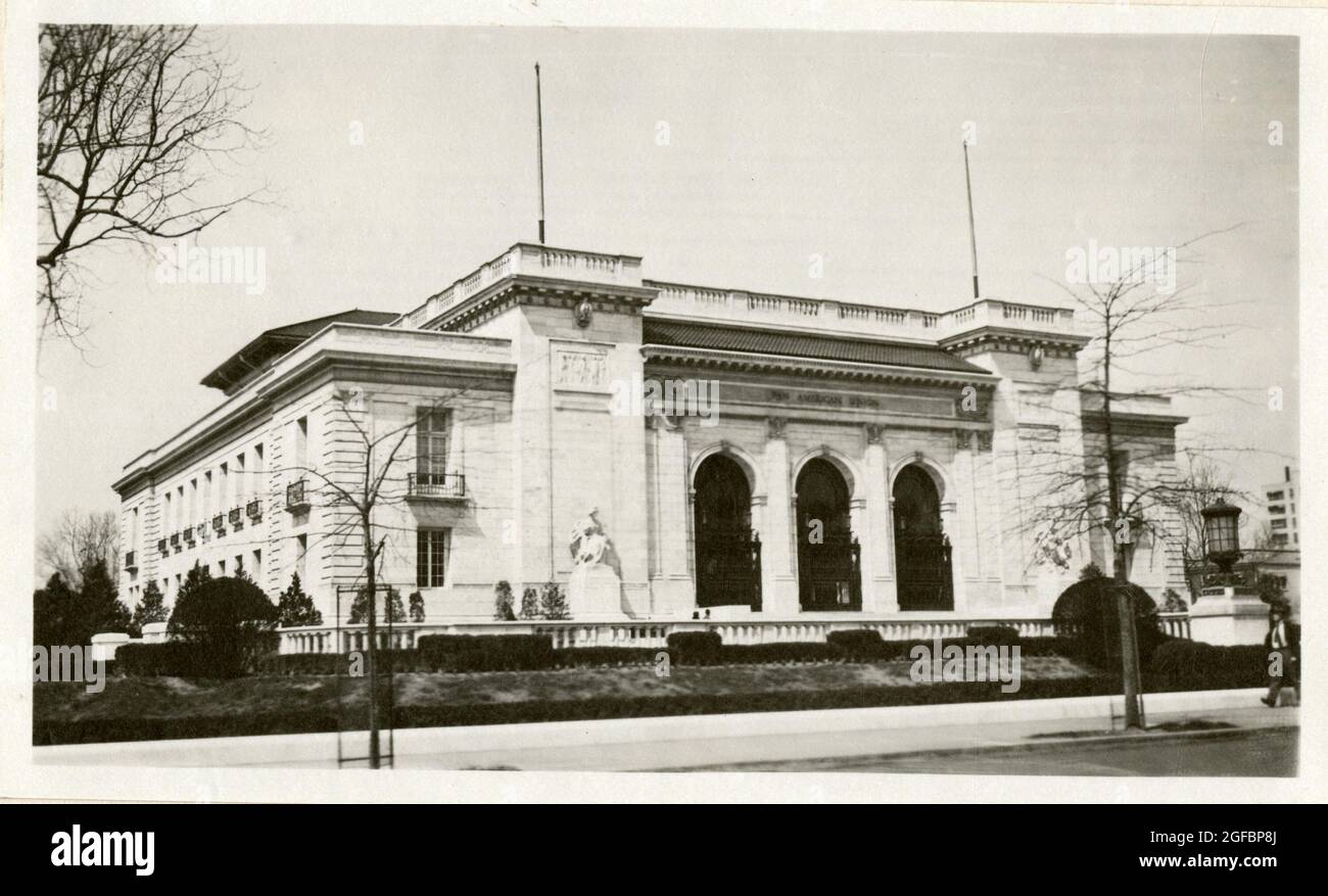 Vintage-Schwarz-Weiß-Foto des Organization of American States Building (East Side) in Washington, DC, USA Stockfoto
