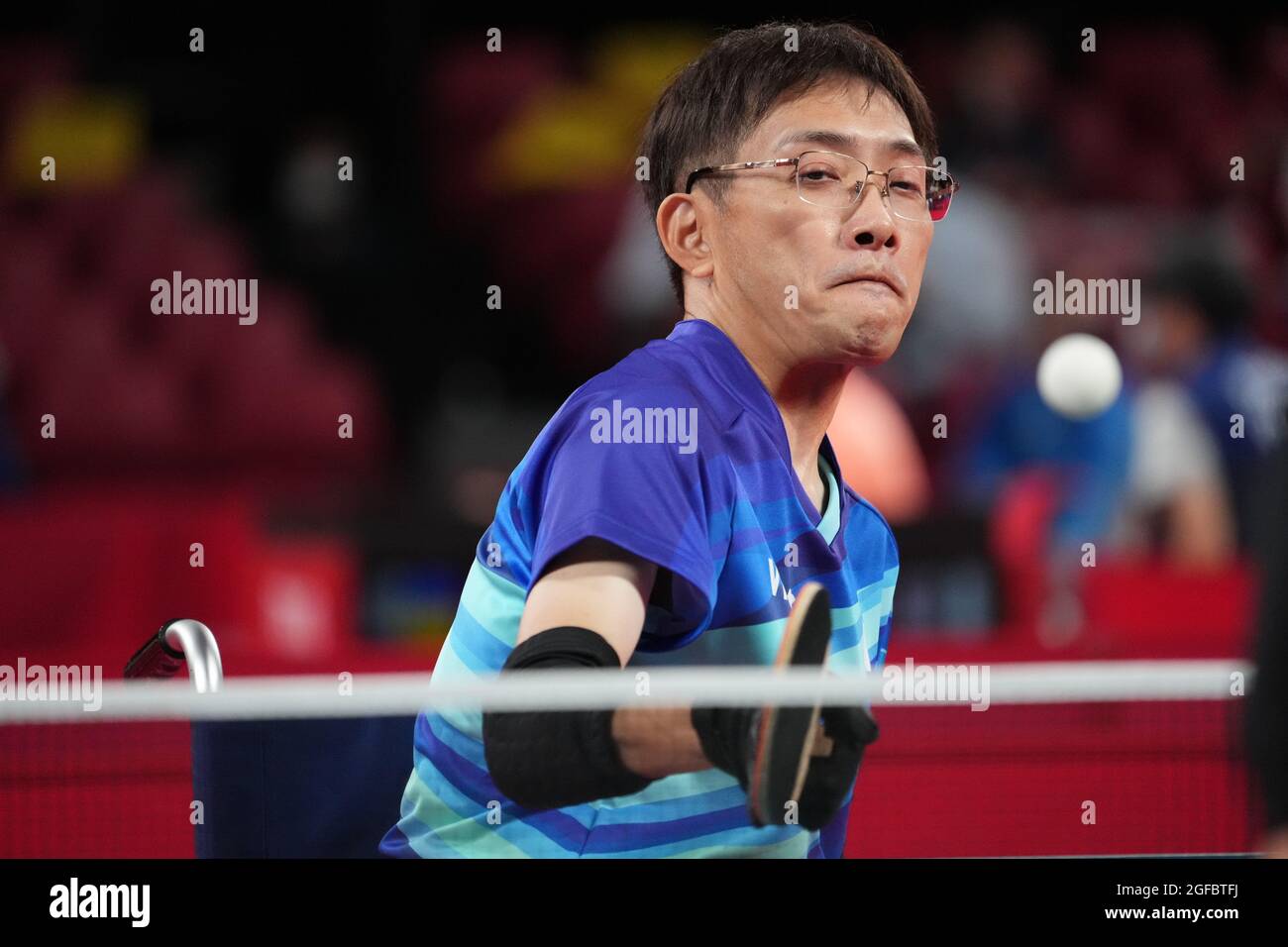 Tokio, Japan. August 2021. Nobuhiro Minami (JPN) Tischtennis: Herren-Singles der Klasse 2 Gruppe D während der Paralympischen Spiele von Tokio 2020 im Tokyo Metropolitan Gymnasium in Tokio, Japan. Stockfoto