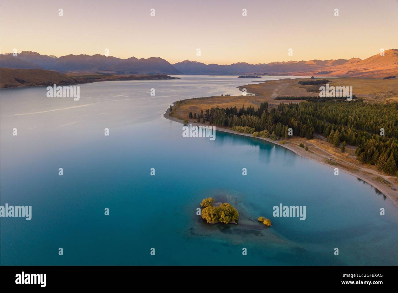 Luftaufnahme des Sonnenuntergangs am Lake Tekapo, Mackenzie Country, Canterbury, South Island, Neuseeland Stockfoto
