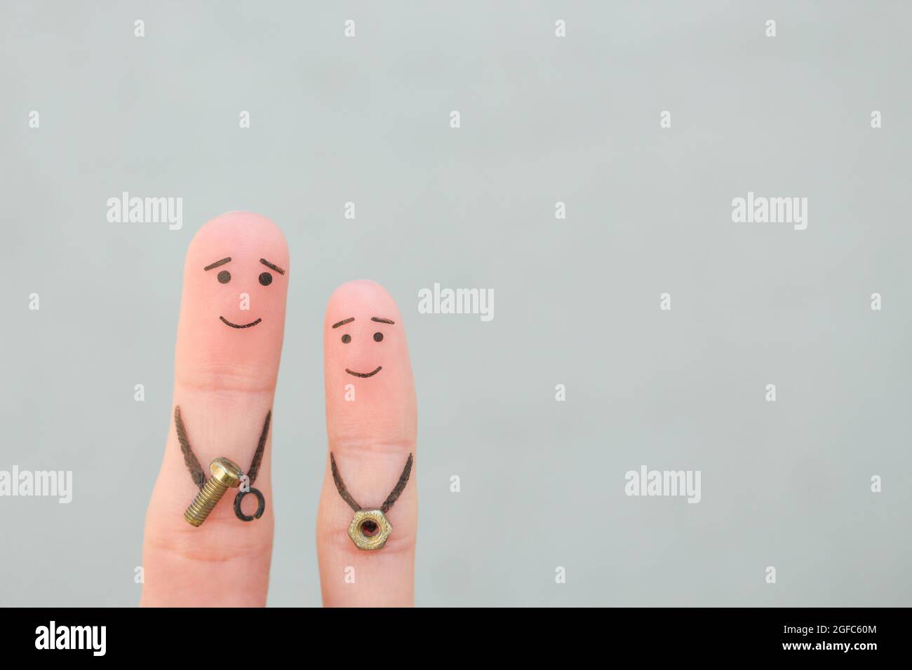 Finger Kunst der glücklichen Familie. Konzept Vater lehrt Sohn zu reparieren. Stockfoto