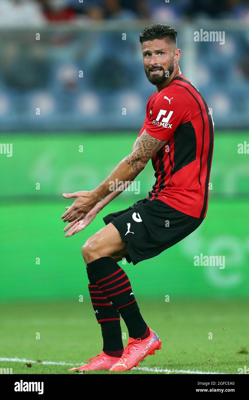 Genua, Italien. 23. August 2021. Olivier Giroud von AC Milan Gesten während der Serie EIN Spiel zwischen UC Sampdoria und AC Mailand im Stadio Luigi Ferraris . Stockfoto