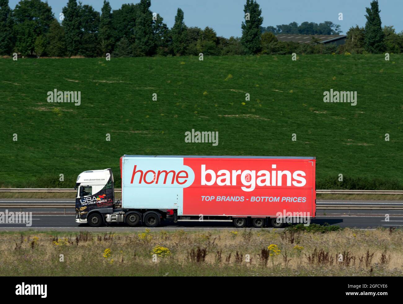 Startseite Lastenwagen auf der Autobahn M40, Warwickshire, England, Großbritannien Stockfoto