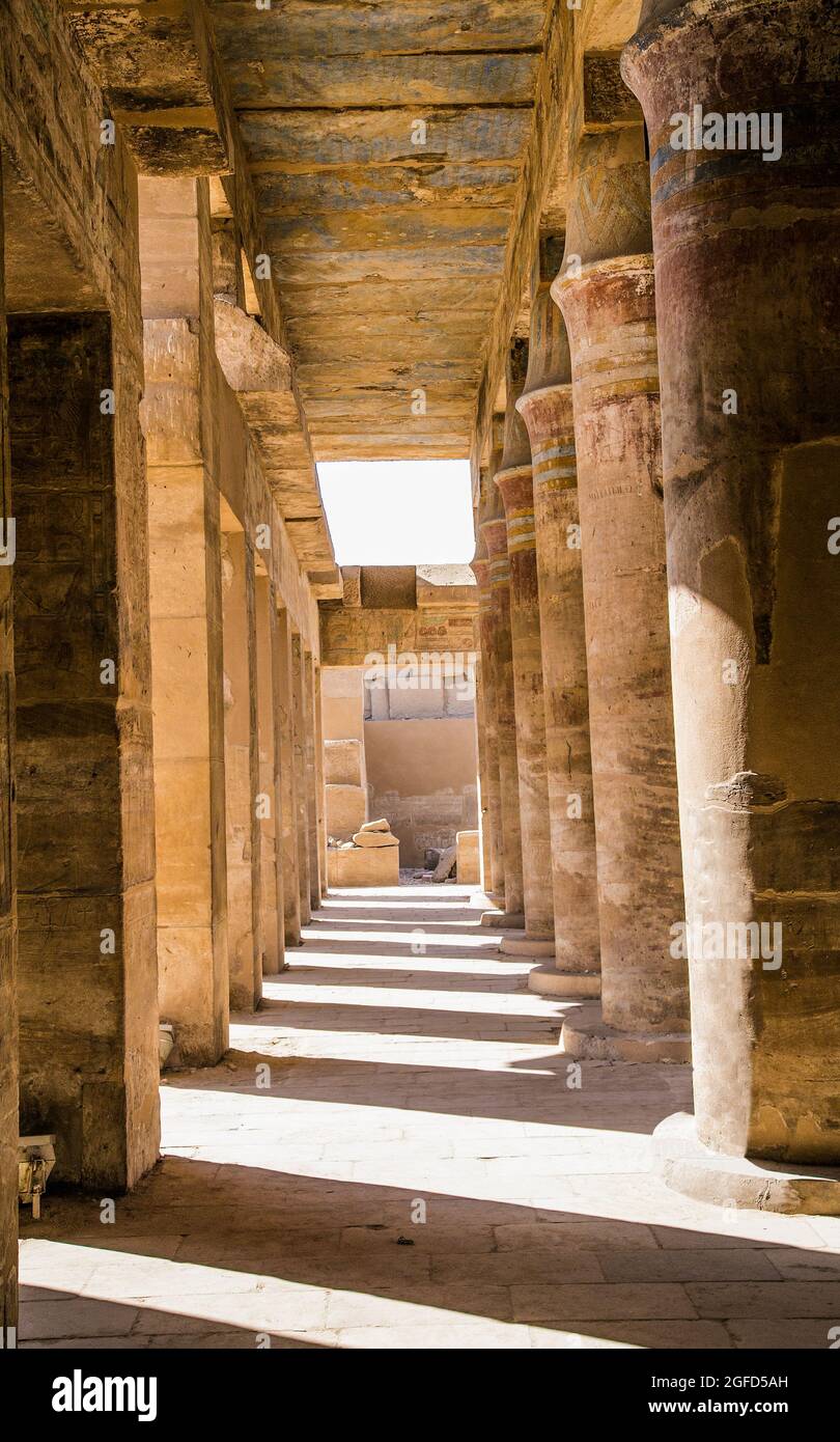 Luxor Tempel in Luxor, altes Theben, Ägypten. Der Luxor-Tempel ist ein großer, altägyptischer Tempelkomplex am Ostufer des Nils. Stockfoto