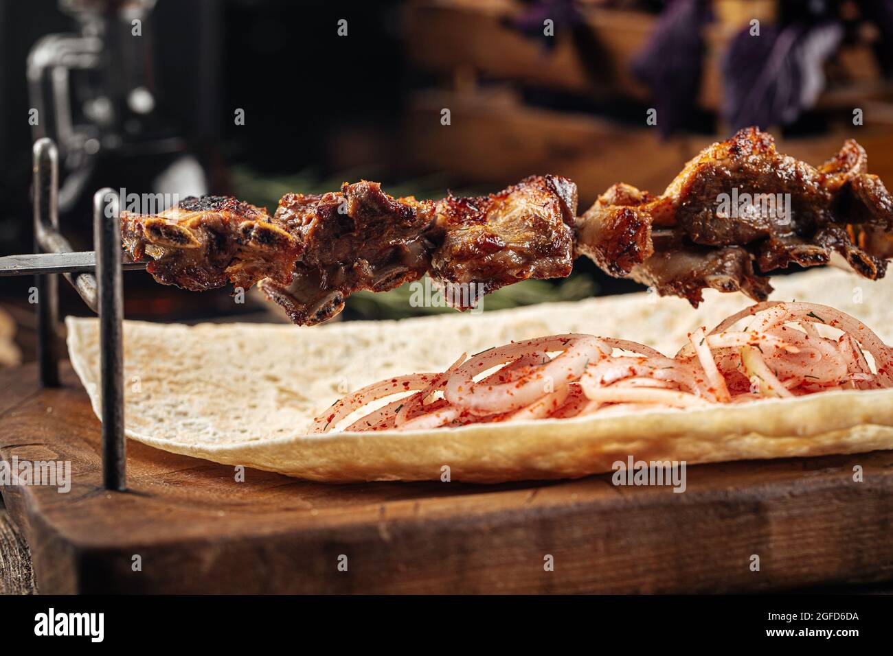 Gegrillte schaschlik-Spieße mit georgianischem Hammelfleisch Stockfoto