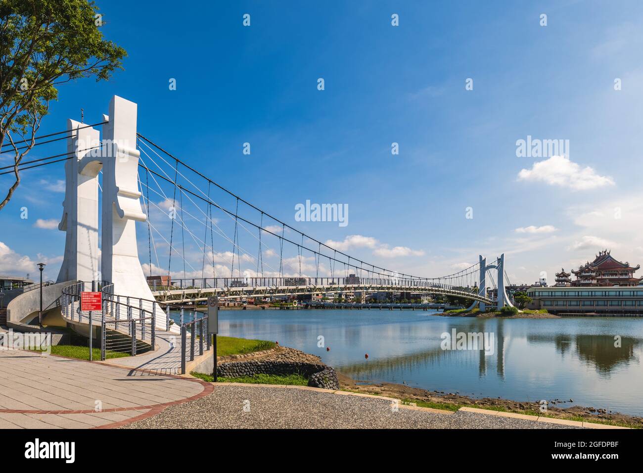 Landschaft des großen Touristenteichs von Longtan in der Stadt Taoyuan, Taiwan Stockfoto