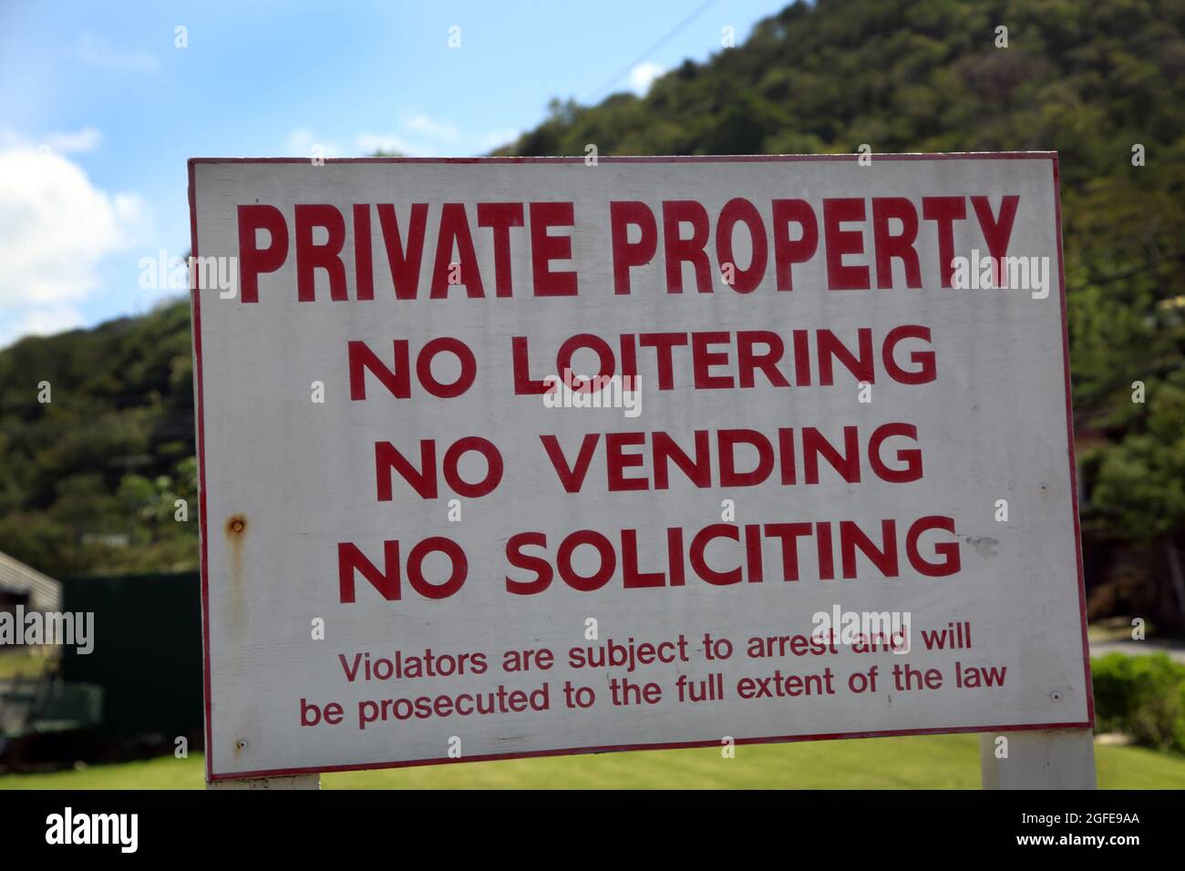 St George's Grenada Private Property Sign in der Nähe der Morne Rouge Bay Stockfoto