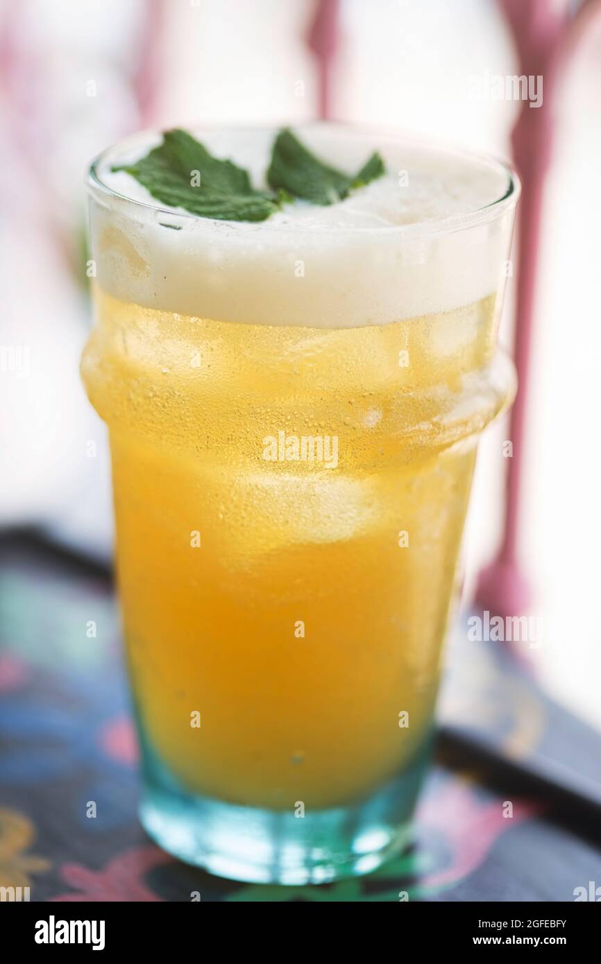 Sommer Obst Minze Eistee Stockfoto