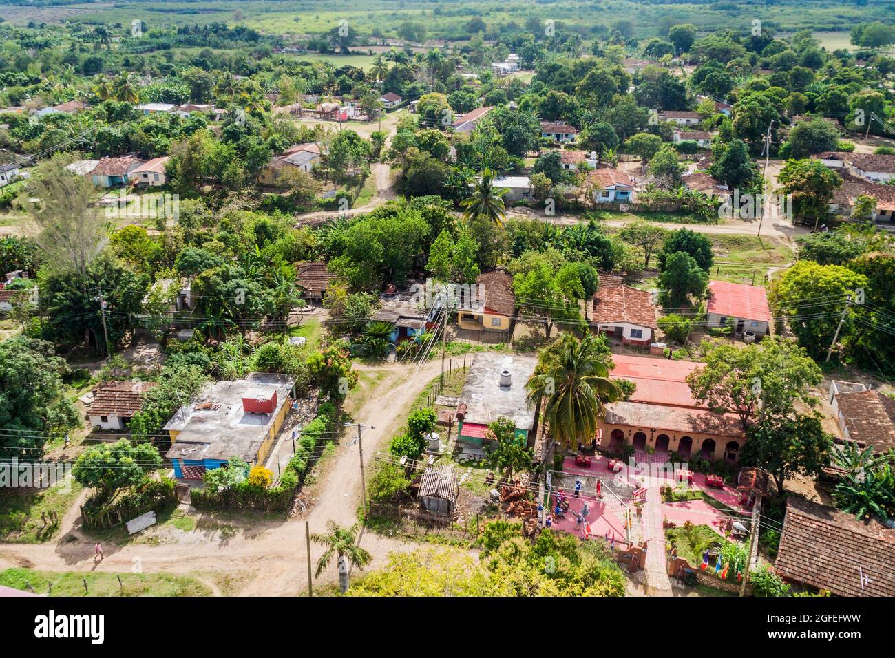 Luftaufnahme des Dorfes Manaca Iznaga im Tal Valle de los Ingenios in der Nähe von Trinidad, Kuba Stockfoto