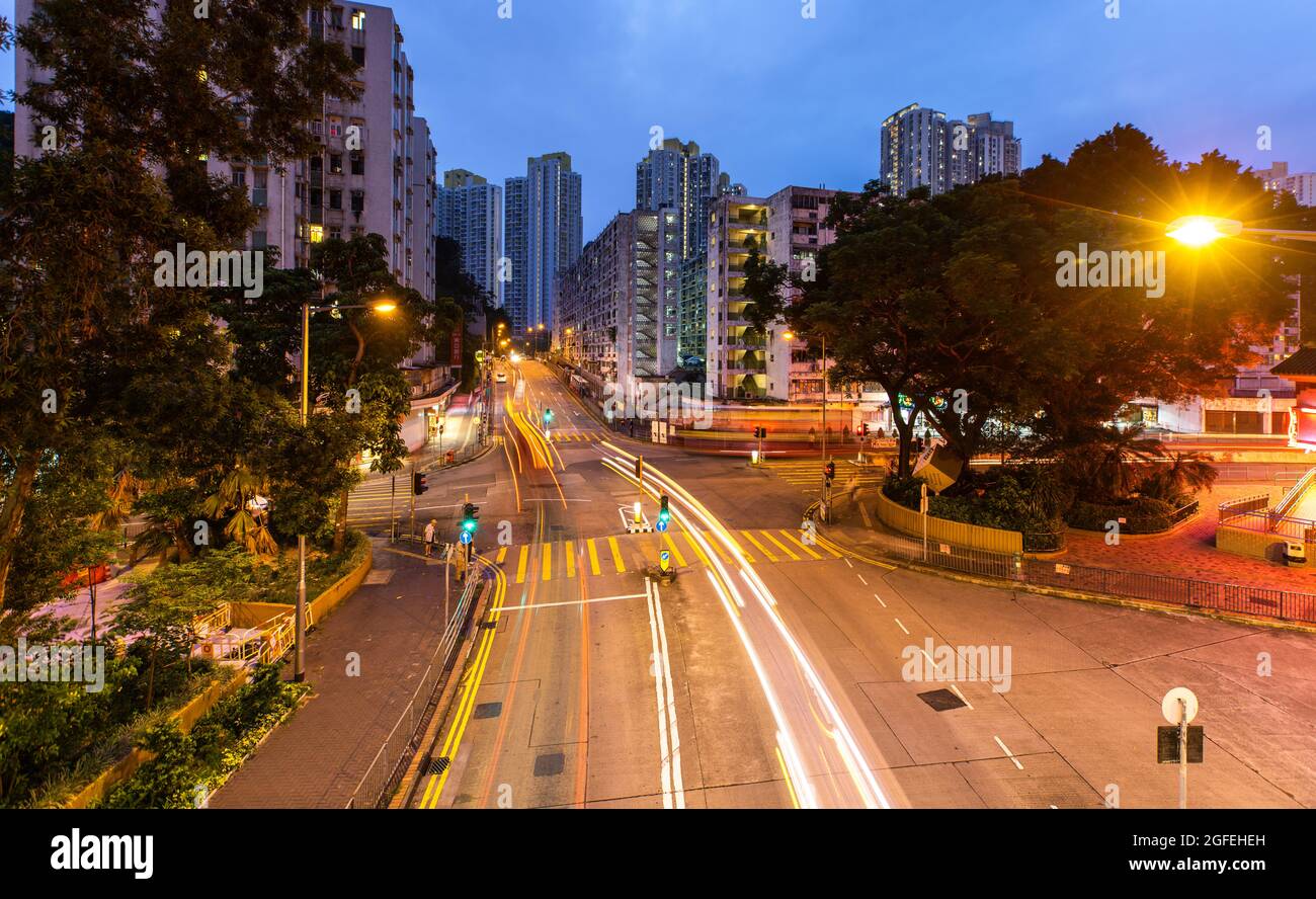 Blick auf leichte Wanderwege auf der City Street von Hong Kong Stockfoto