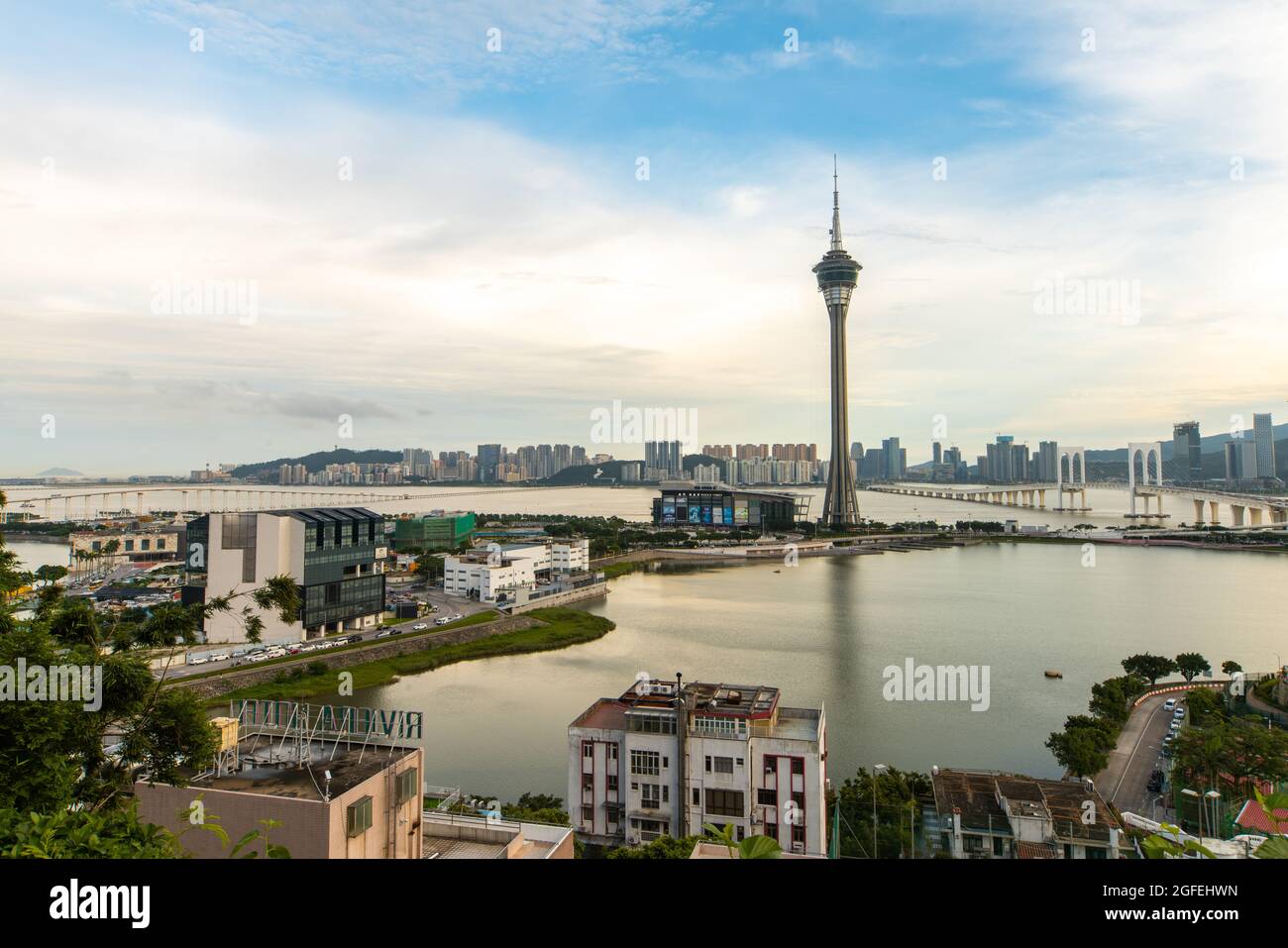 Blick auf das Macau Tower Convention and Entertainment Center in Macao Stockfoto