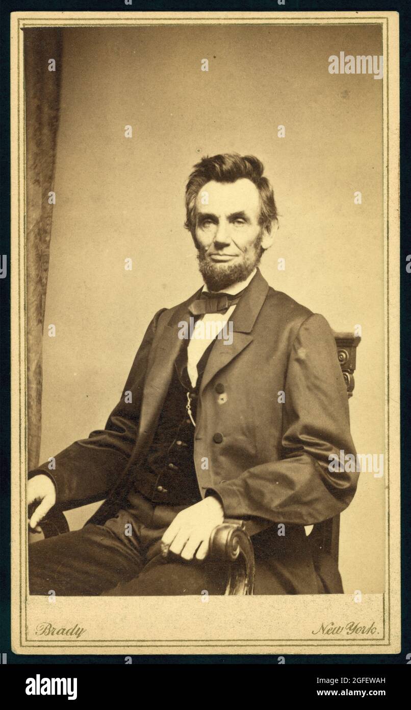 Abraham Lincoln, US-Präsident. Sitzendes Porträt, nach vorne gerichtet, 8. Januar 1864 / aufgenommen von Brady, New York. Ein Jahr vor seinem Tod. Stockfoto