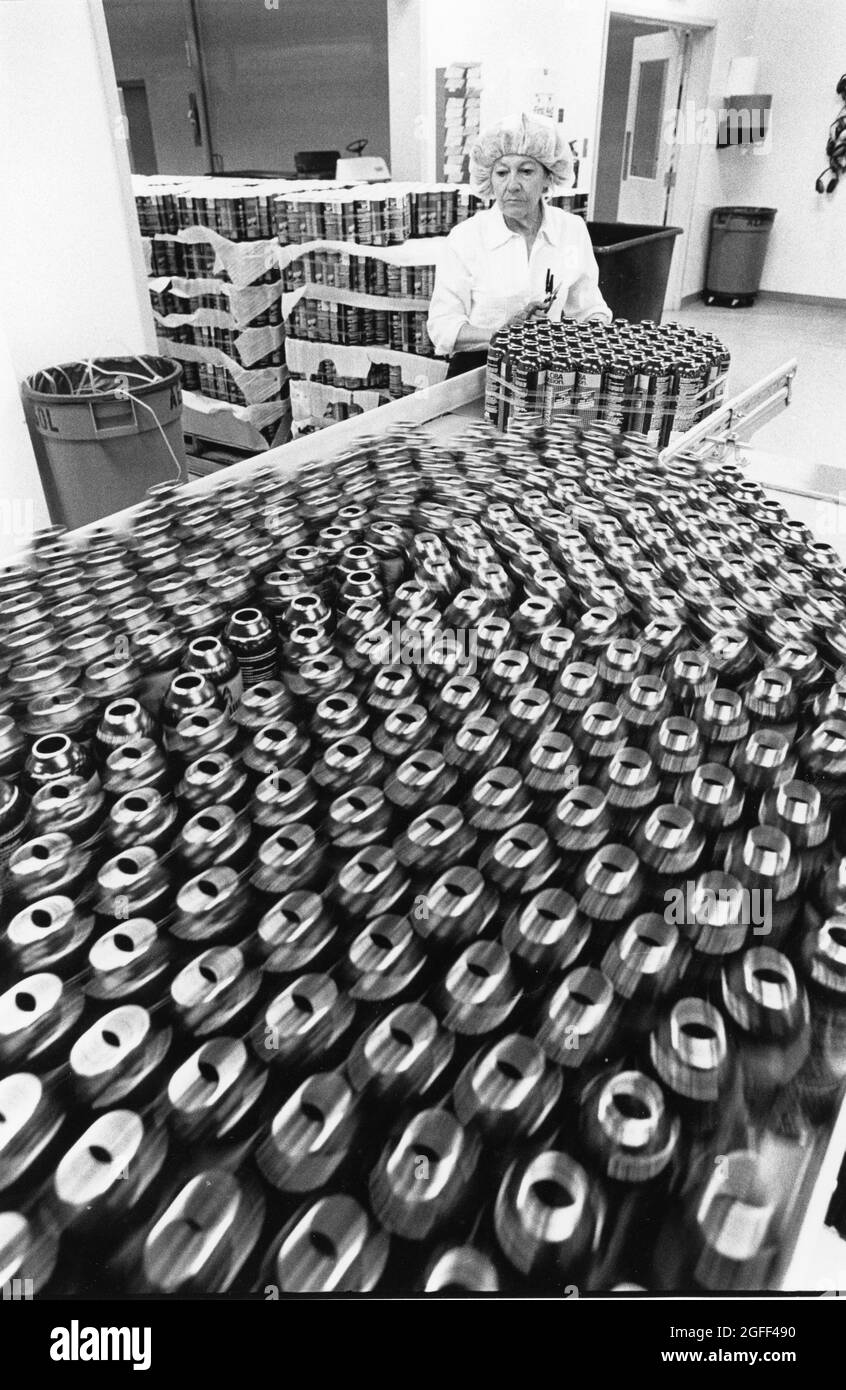 Waco Texas USA, um 1992: Schichtarbeiter an der Produktionslinie in der pharmazeutischen Produktionsanlage. ©Bob Daemmrich Stockfoto