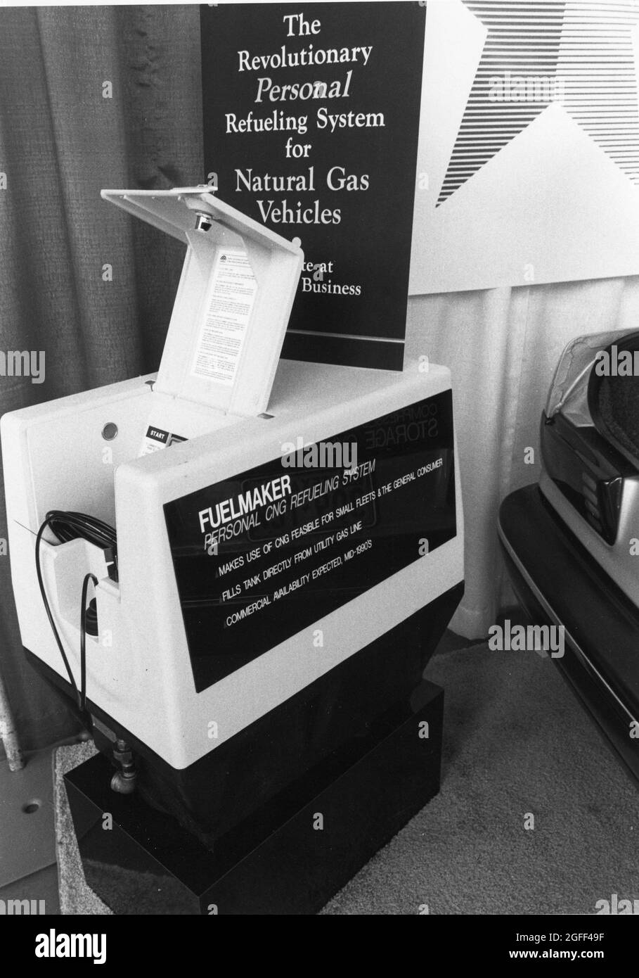 Austin Texas USA, um 1995: Probe-Erdgasbetankungssystem auf einer Konferenz mit alternativen Brennstoffen, die vom Texas Department of Environmental Quality gesponsert wird. ©Bob Daemmrich Stockfoto