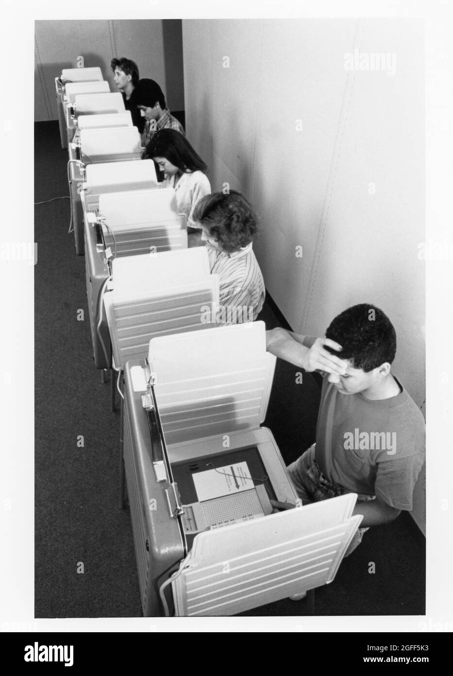 ©1994 18-Jährige stimmen zum ersten Mal, Austin, Texas, an der Travis High School. Stockfoto