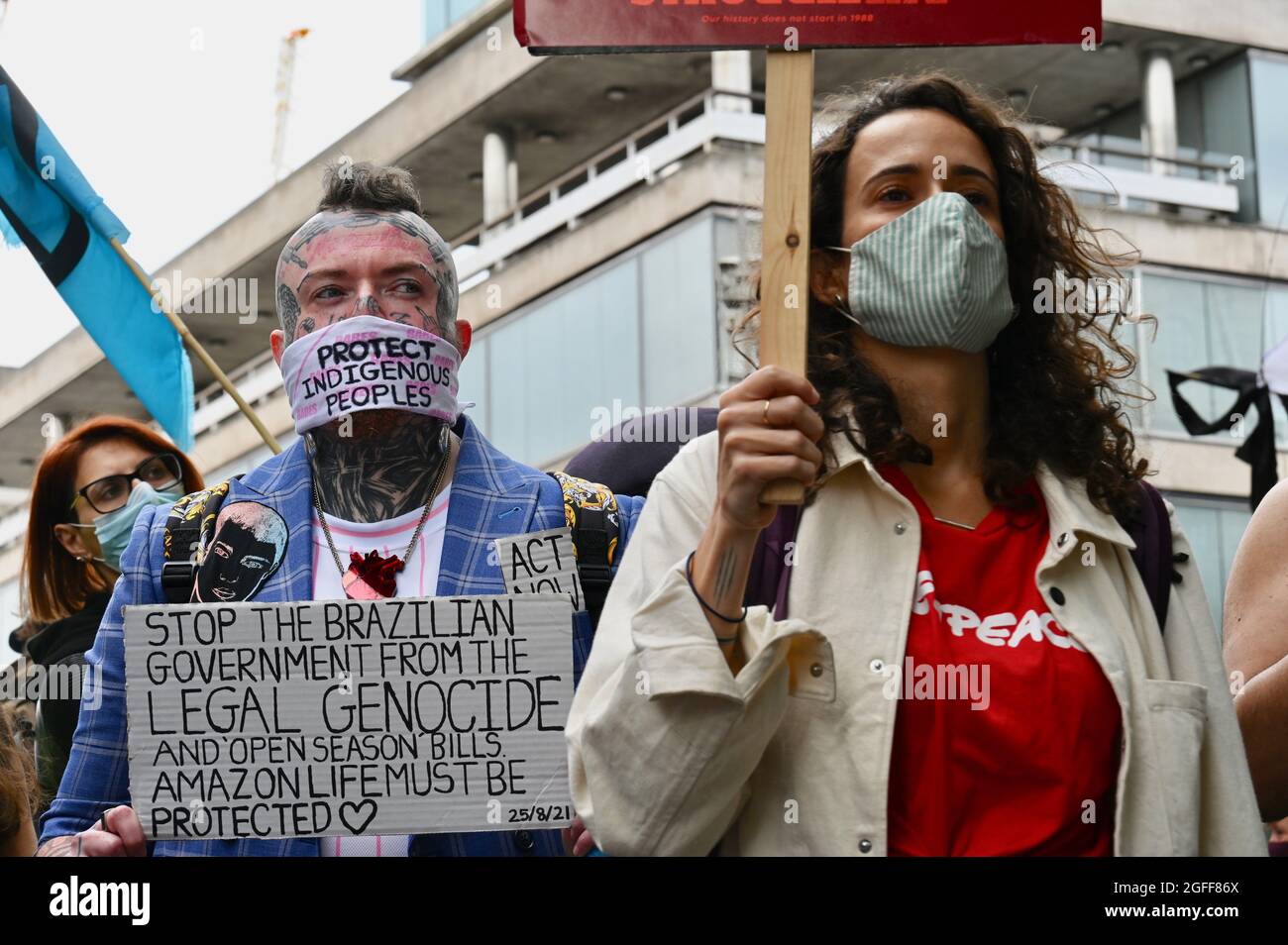 London, Großbritannien. 25. August 20201: Extinction Rebellion Londoner Proteste, Tag drei. Botschaft von Brasilien, Cockspur Street, Westminster. Kredit: michael melia/Alamy Live Nachrichten Stockfoto