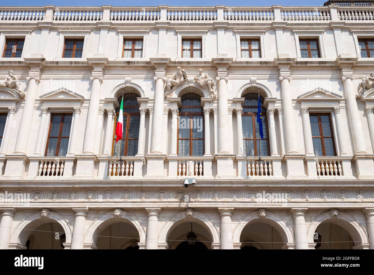 Citta Alta, Bergamo, Italien. Der Palazzo Nuovo (heute Biblioteca Civica Angelo Mai) (bürgerliche Bibliothek), von Vincenzo Scamozzi, c.. 1600, abgeschlossen im C20. Stockfoto