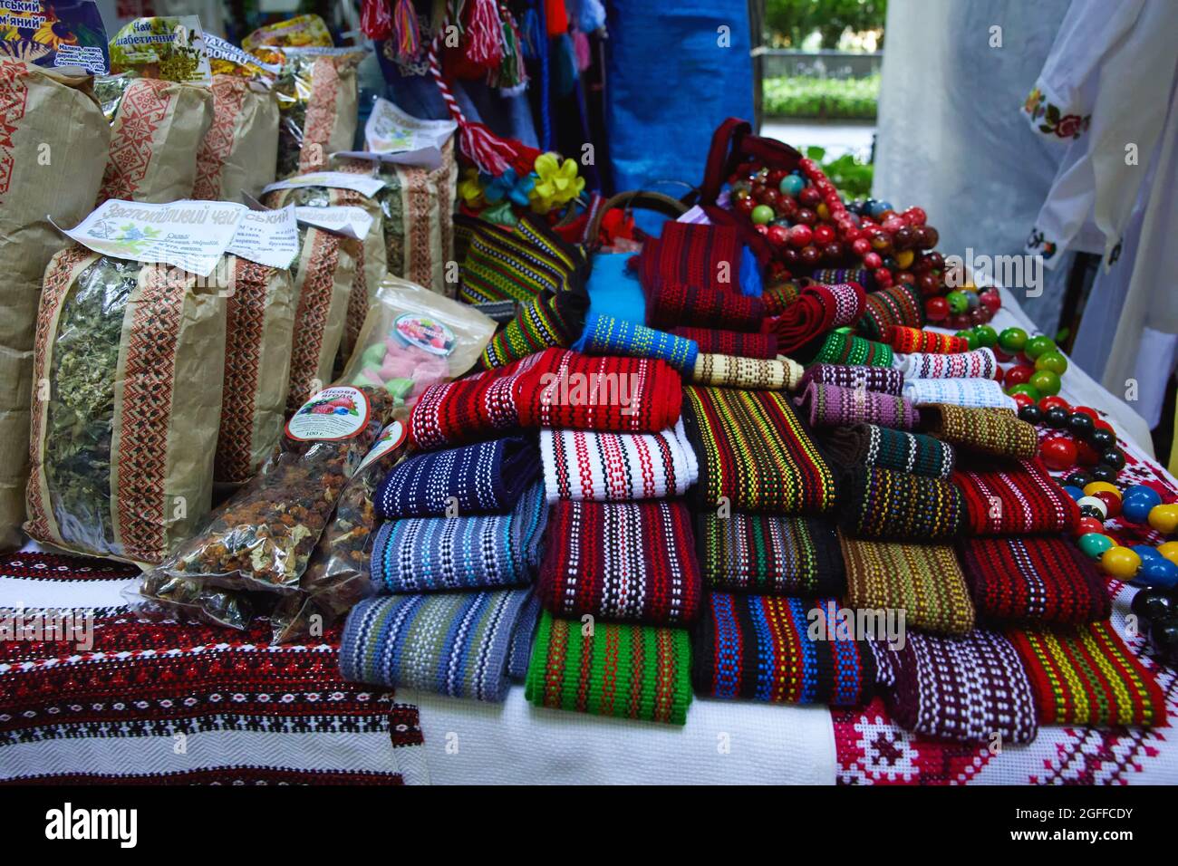 Odessa, Ukraine. August 2021. 21-24 Aug 2021 Primorsky veranstaltete das 12. Wyschywanka-Festival, das zeitgleich mit dem Flaggentag und dem Unabhängigkeitstag der Ukraine stattfand. Odessa, Ukraine, Sommer. Quelle: Arkadiy Luchak/Alamy Live News Stockfoto