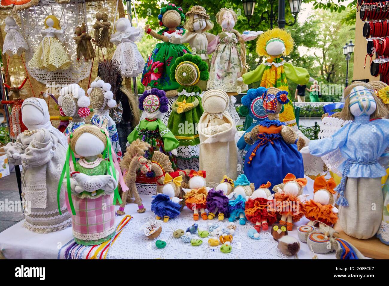 Odessa, Ukraine. August 2021. 21-24 Aug 2021 Primorsky veranstaltete das 12. Wyschywanka-Festival, das zeitgleich mit dem Flaggentag und dem Unabhängigkeitstag der Ukraine stattfand. Odessa, Ukraine, Tageslicht. Quelle: Arkadiy Luchak/Alamy Live News Stockfoto