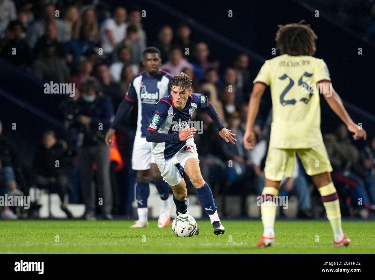 West Bromwich, Großbritannien. August 2021. Tom Fellows von WBA während des Carabao Cup-Spiels zwischen West Bromwich Albion und Arsenal am 25. August 2021 in den Hawthorns, West Bromwich, England. Foto von David Horn. Quelle: Prime Media Images/Alamy Live News Stockfoto