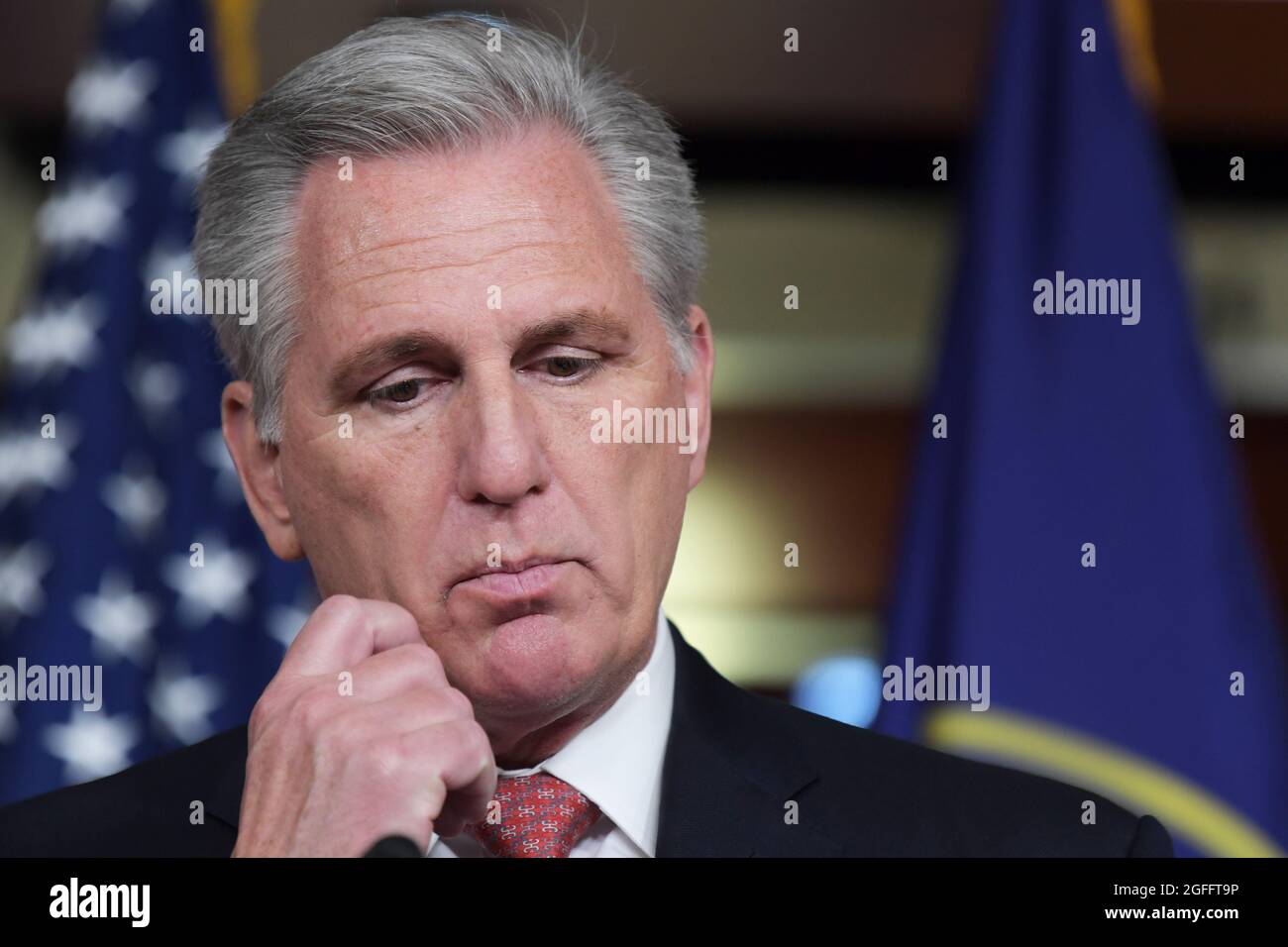 Washington, Usa. August 2021. Kevin McCarthy (R-CA), DER Minderheitsführer DES US-Repräsentantenhauses, spricht während seiner wöchentlichen Pressekonferenz über Afghanistan im HVC/Capitol Hill. Kredit: SOPA Images Limited/Alamy Live Nachrichten Stockfoto