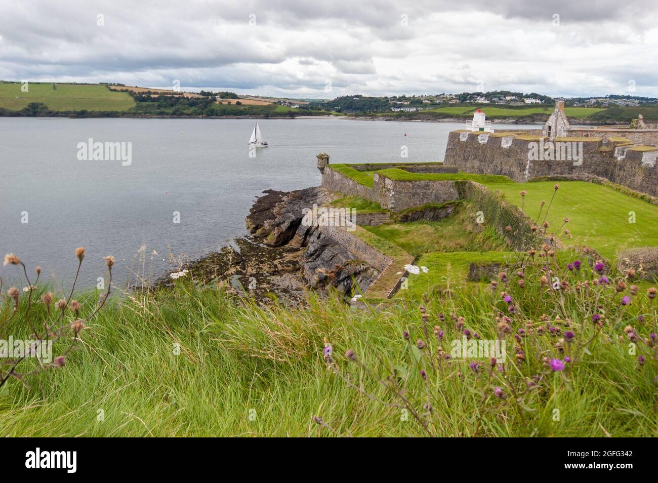 Sichere Reisen: Charles Fort hat einst den Eingang zum Hafen von Kinsale geschützt Stockfoto