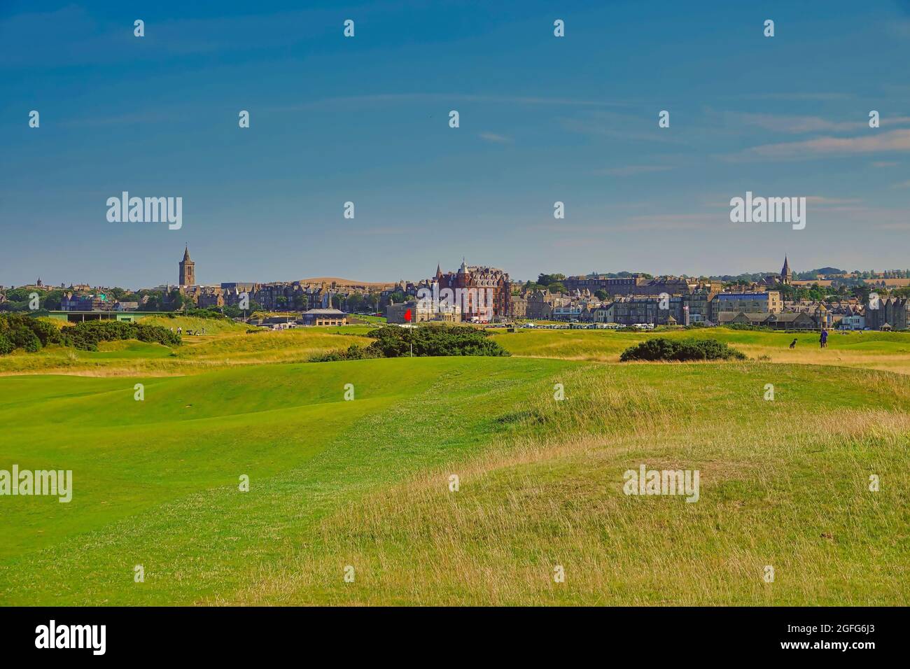 Szenen um den alten GOLFPLATZ von St.Andrews und den Royal and Ancient Golf  Club, Schottland, wo im Juli 2022 die 150. Open Golf Championship  stattfindet Stockfotografie - Alamy