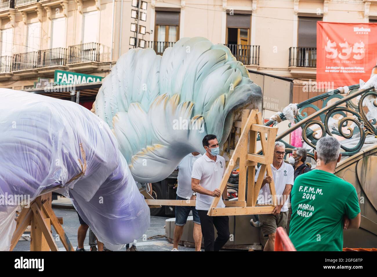 Valencia, Spanien - August 2021: Las Fallas von Valencia kehrt 2021 nach der Coronavirus-Pandemie COVID-19 zurück, dem wichtigsten Fest in Valenci Stockfoto