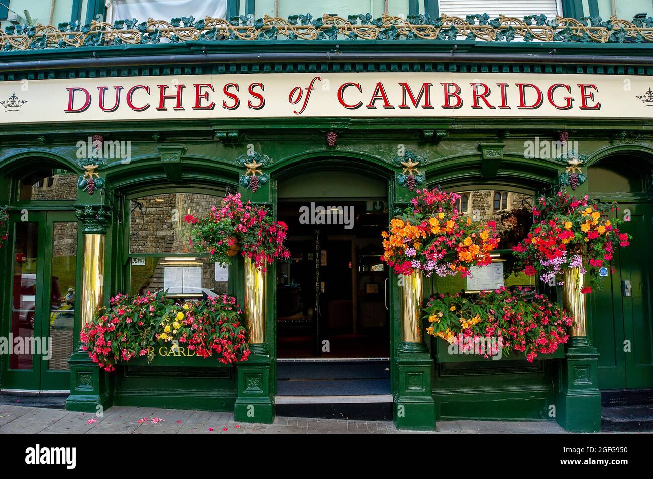 Windsor, Großbritannien. August 2021. Der Pub „Duchess of Cambridge“ in Windsor ist wieder geöffnet, nachdem er während der Covid-19-Sperre monatelang geschlossen wurde. Quelle: Maureen McLean/Alamy Stockfoto
