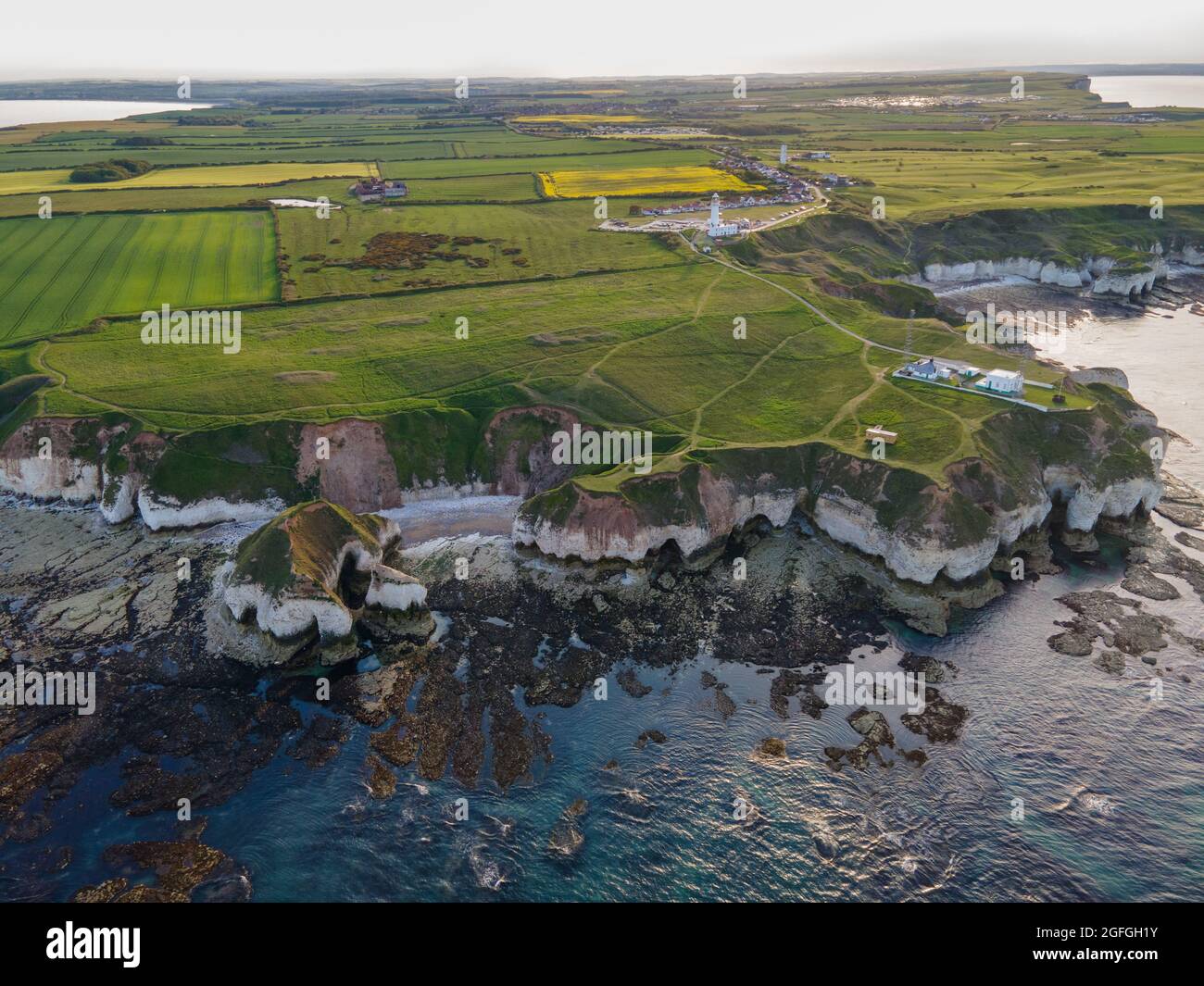 Luftaufnahme des Green Stacks Pinnacle Flamborough Head, Filey UK Stockfoto