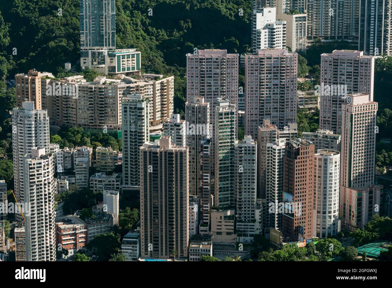Hochhaus-Appartementhäuser in den mittleren Etagen, Hong Kong Island, vom Dach des 2ifc, dem höchsten Gebäude der Hong Kong Island, im Jahr 2010 Stockfoto