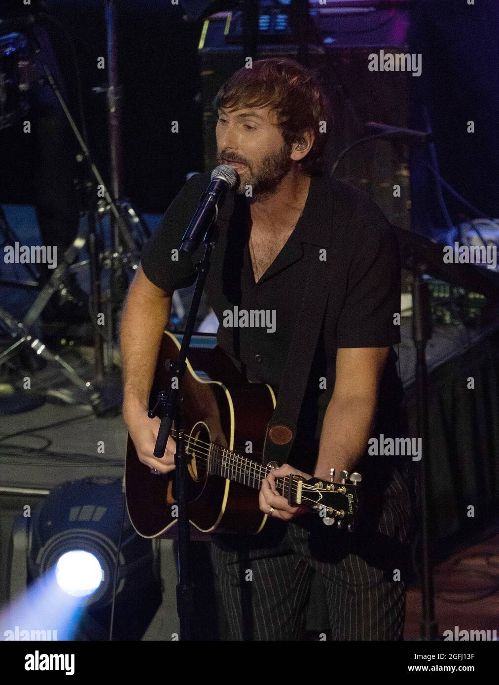 Dave Haywood von Lady A tritt bei den 14. Jährlichen ACM-Ehrungen im Ryman Auditorium am Mittwoch, den 25. August 2021, in Nashville, Tennessee, auf. Foto: ImageSPACE/MediaPunch Stockfoto