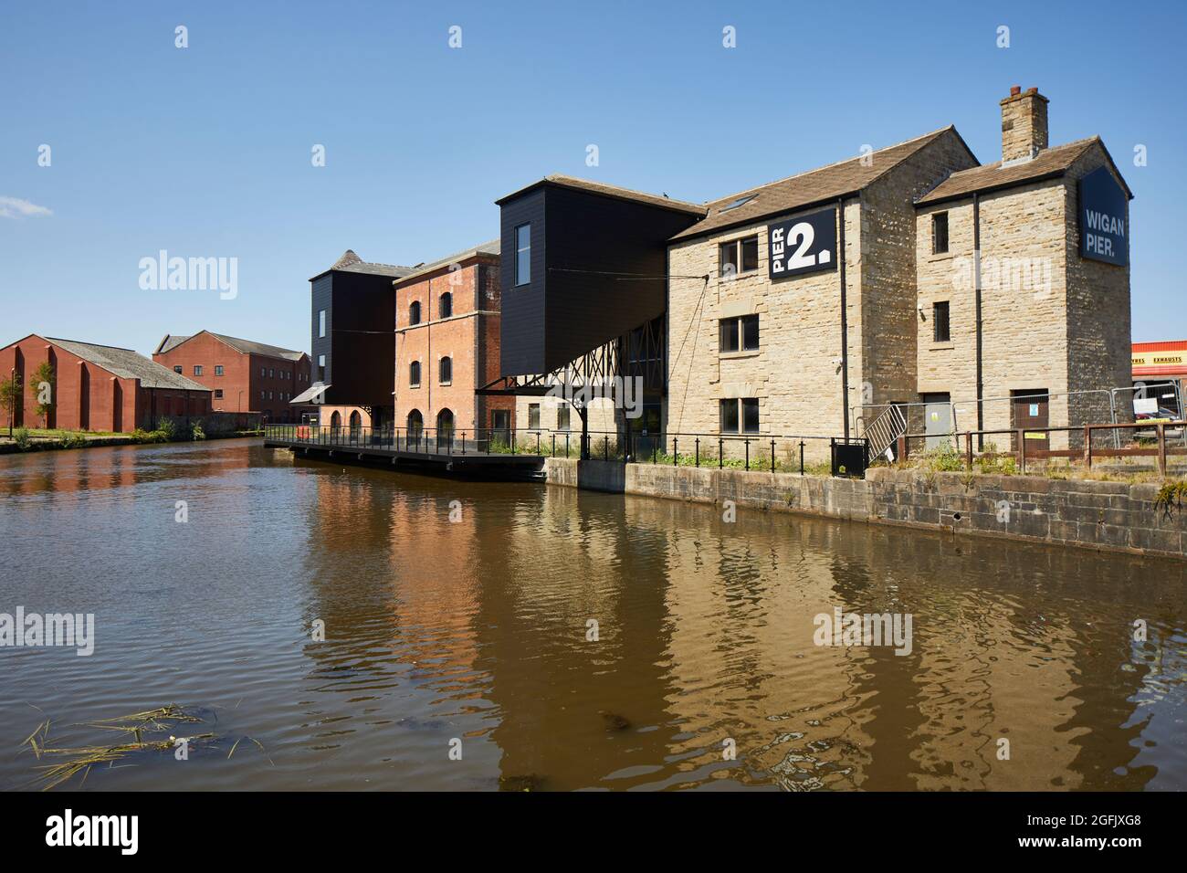 Wigan, Lancashire, Wigan Pier 2 und 3 mit dem Leeds Liverpool Canal Stockfoto