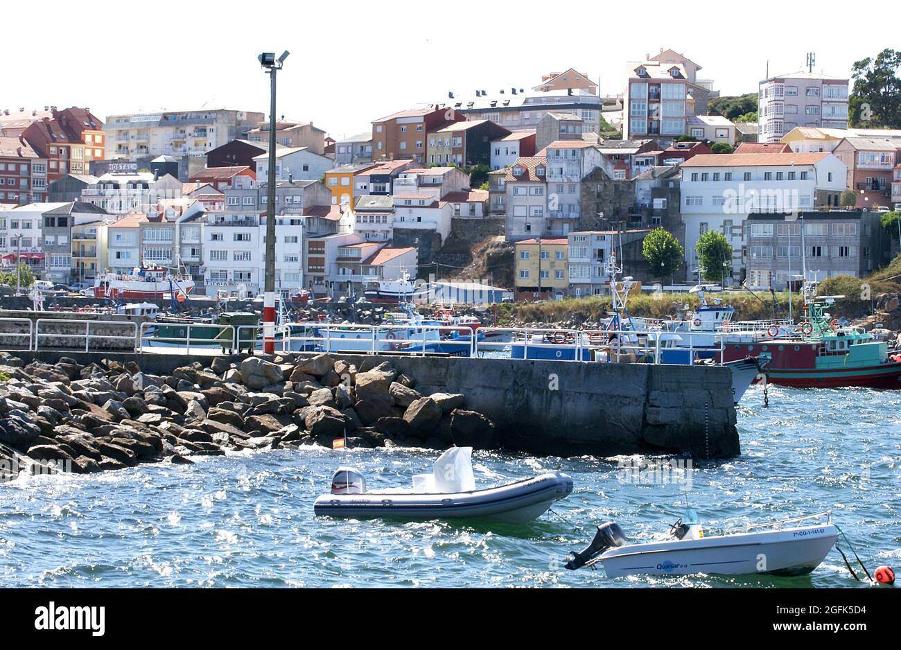 Hafen und Stadt Finisterre, A Coruña, Galicien, Spanien, Europa Stockfoto