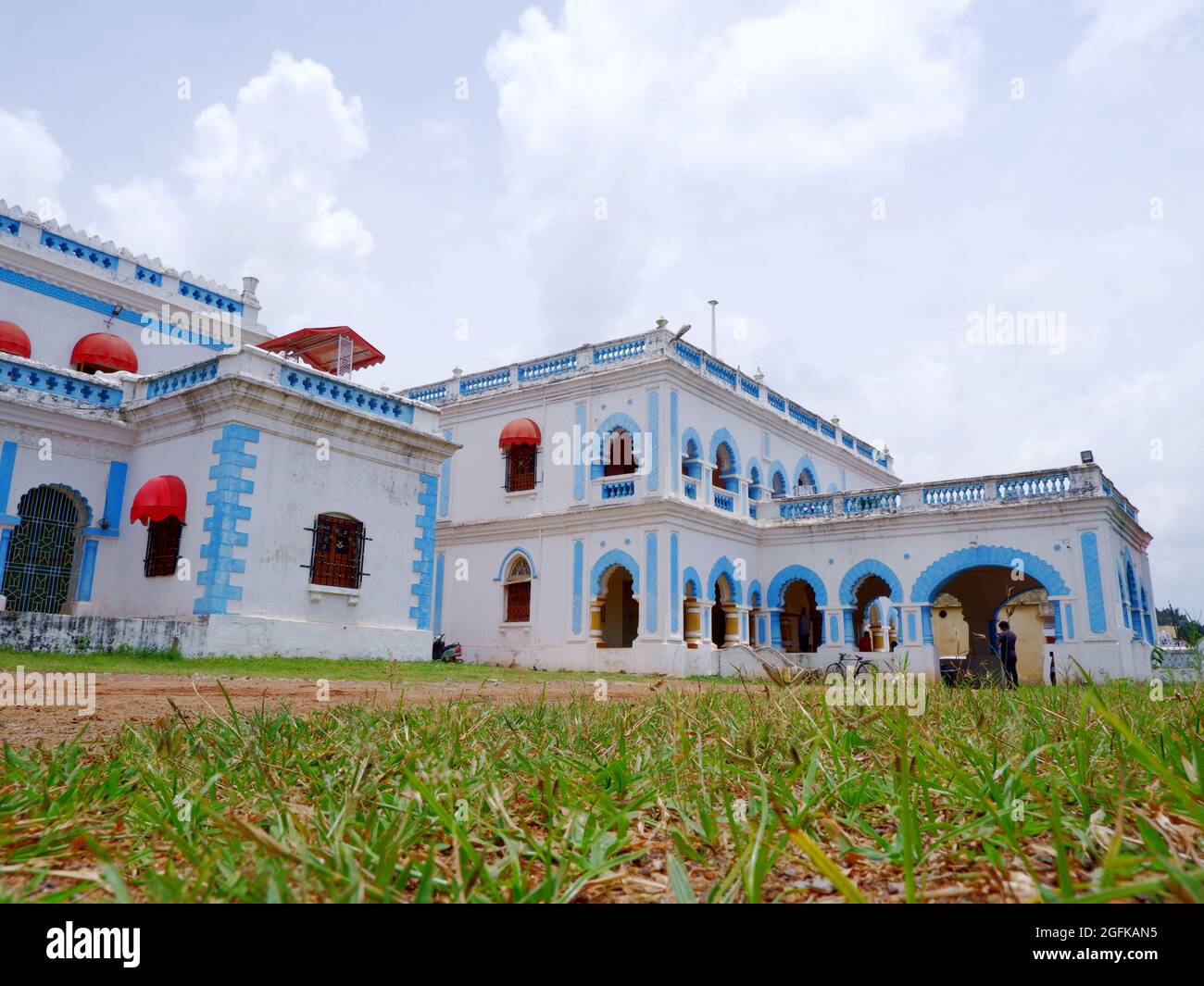 Bastar Palace, Jagdalpur, Chhatisgarh, Indien. Hauptquartier des Königreichs Bastar. Der Palast liegt direkt neben dem Danteshwari Tempel Stockfoto