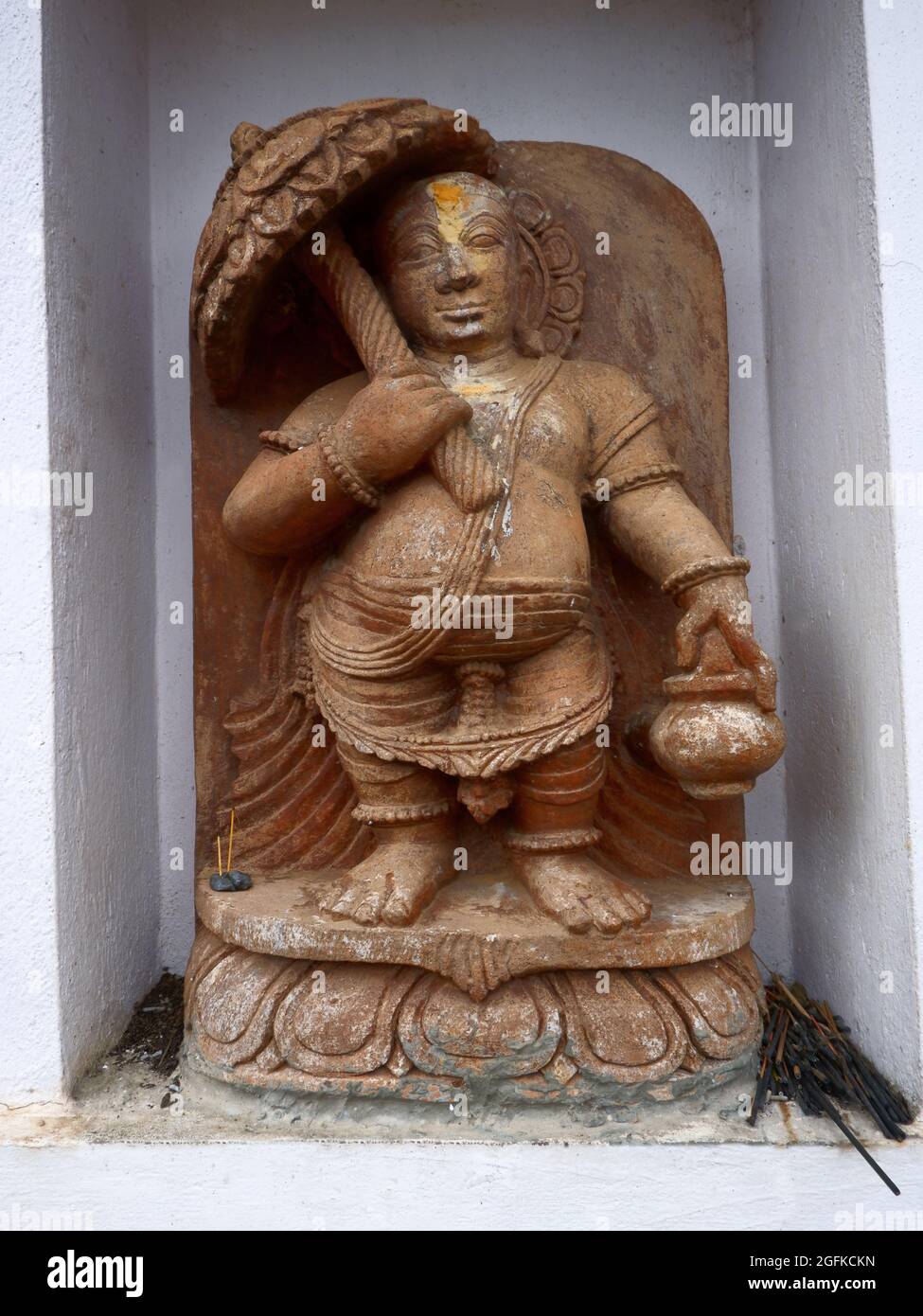 Sandstein Lord Vishnu in Vaman oder Zwerg Avatar Statue, Jaganath Tempel, Paduwa, Katni, Orissa, Indien Stockfoto