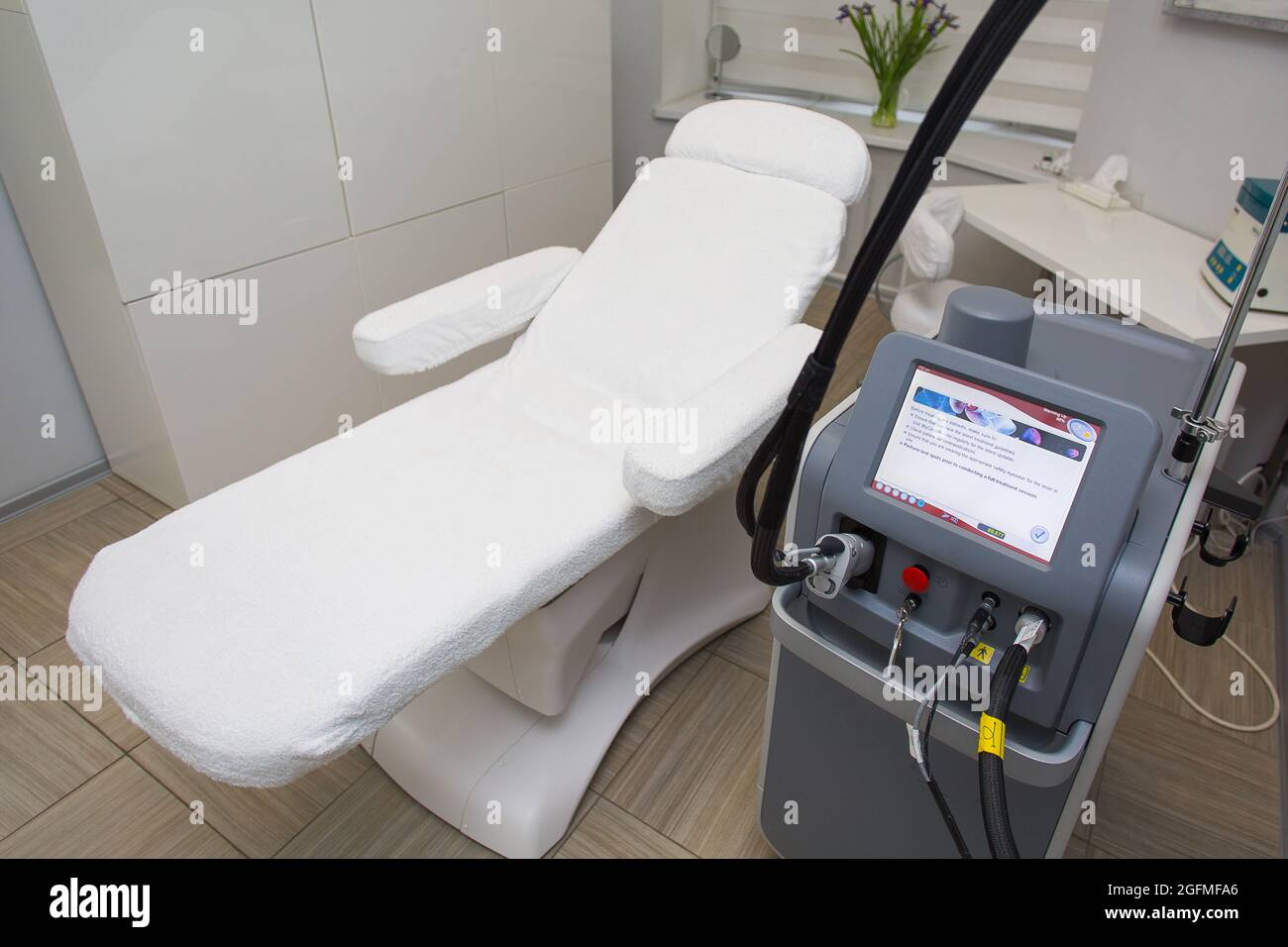 Laser-Epiliergeräte in der modernen Kosmetologie Klinik Haarentfernung Stockfoto