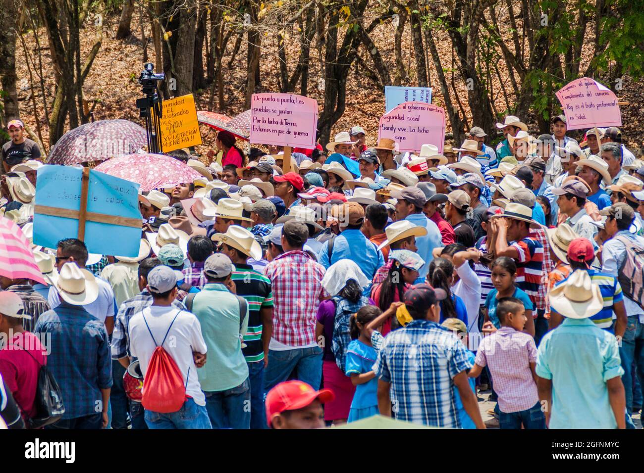 COPAN RUINAS, HONDURAS - 12. APRIL 2016: Indigene Völker protestieren gegen Bergwerk in der Nähe des archäologischen Parks Copan, Honduras Stockfoto