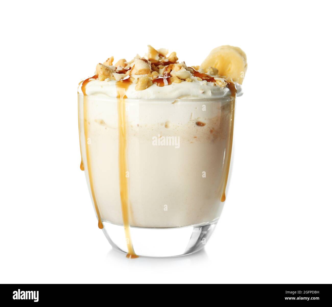 Milchshake mit Bananen auf weißem Hintergrund Stockfoto