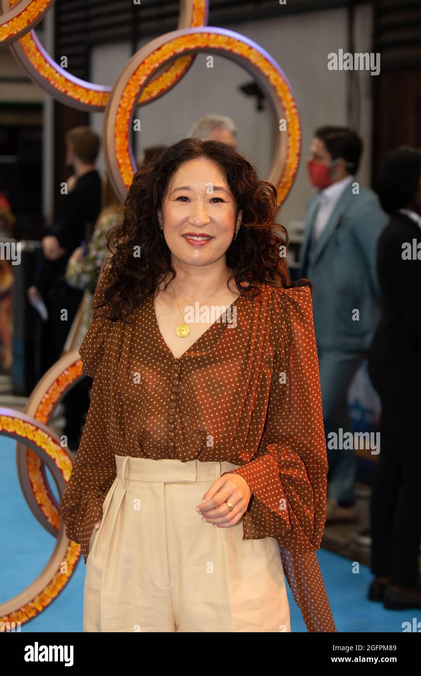 Sandra Oh kommt zur UK-Premiere von Shang-Chi von Marvel Studio im Curzon Mayfair im Zentrum von London. Bilddatum: Donnerstag, 26. August 2021. Stockfoto