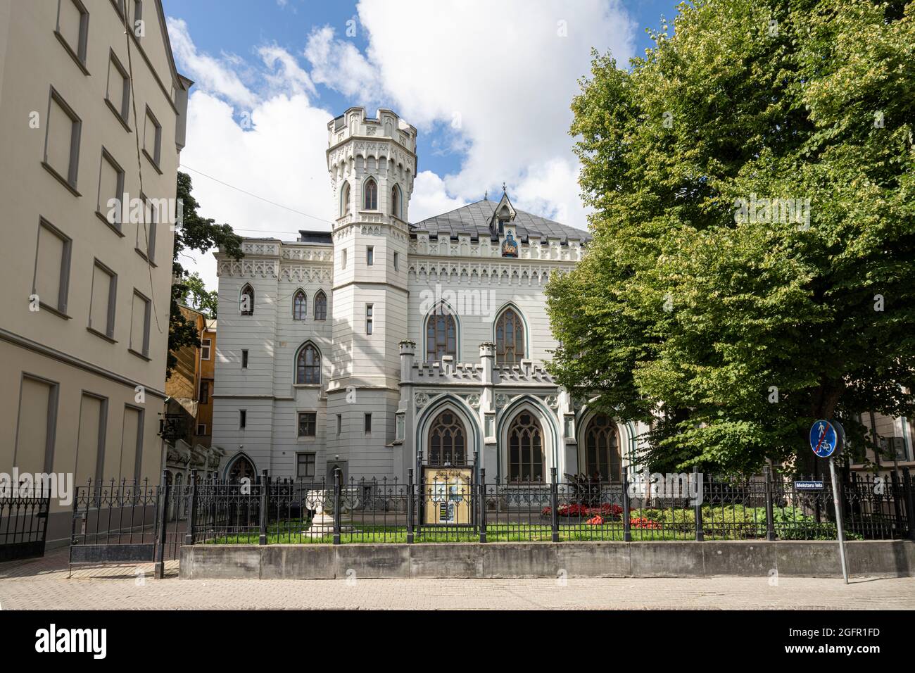 Riga, Lettland. 22. August 2021. Außenansicht des Konzerthauses Liela Gilde im Stadtzentrum Stockfoto