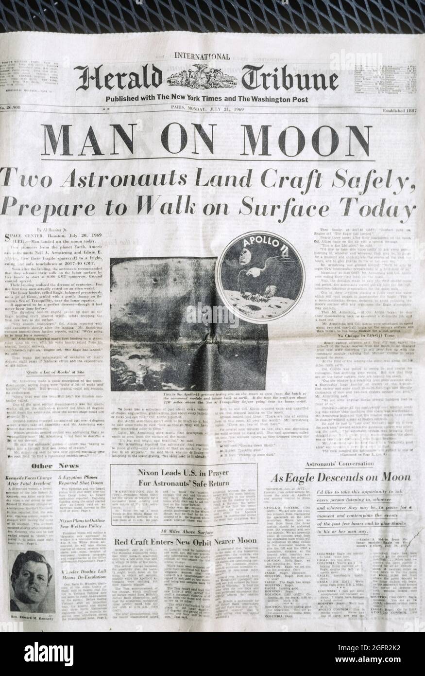 International Herald Tribune Headline, 21. Juli 1969: Man On Moon. Stockfoto