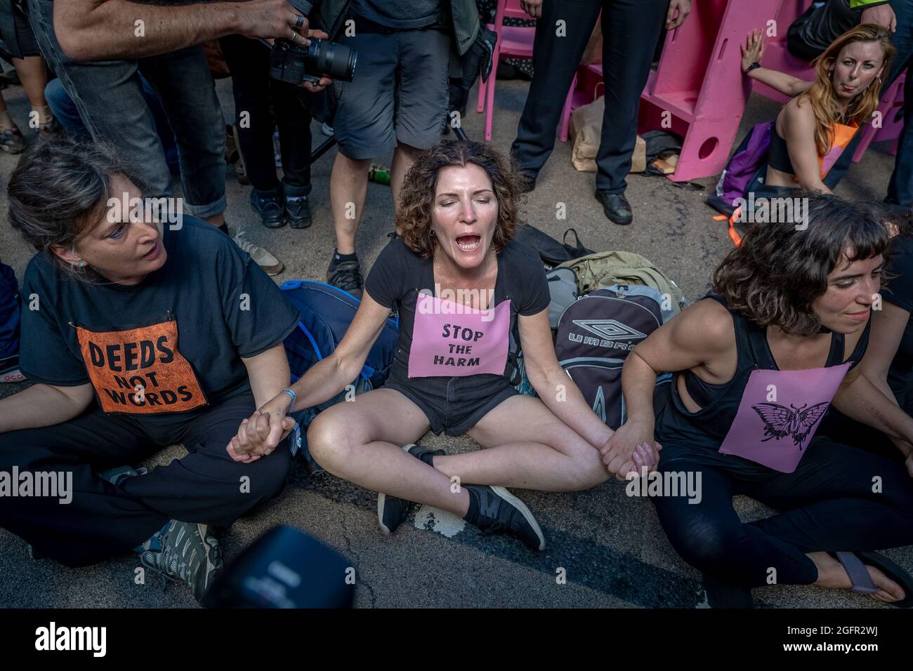 Extinction Rebellion (XR) Tag drei der Klimaschutzmaßnahmen vom Piccadilly Circus zur Oxford Street, London, Großbritannien. Stockfoto