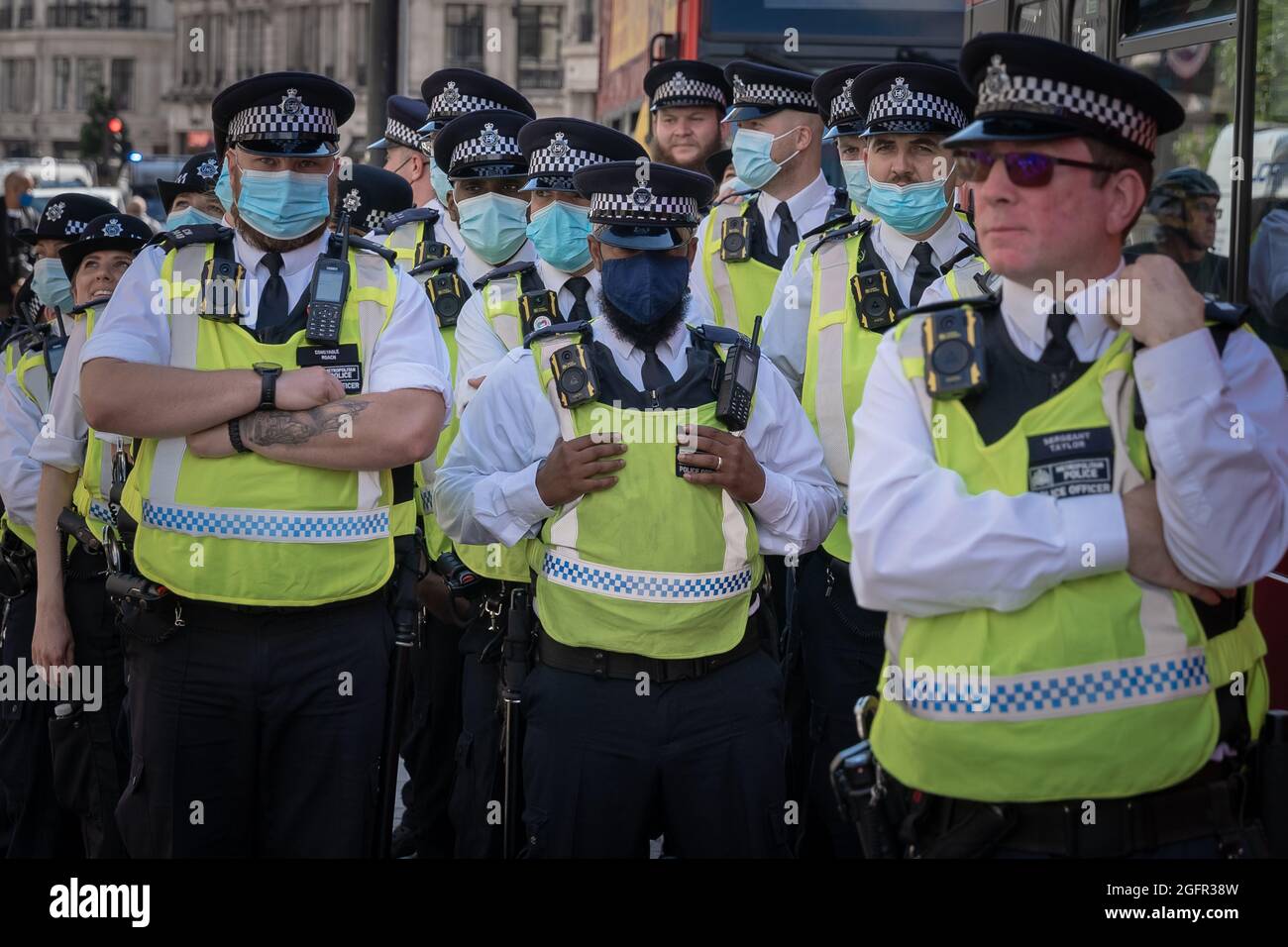 Extinction Rebellion (XR) Tag drei der Klimaschutzmaßnahmen vom Piccadilly Circus zur Oxford Street, London, Großbritannien. Stockfoto