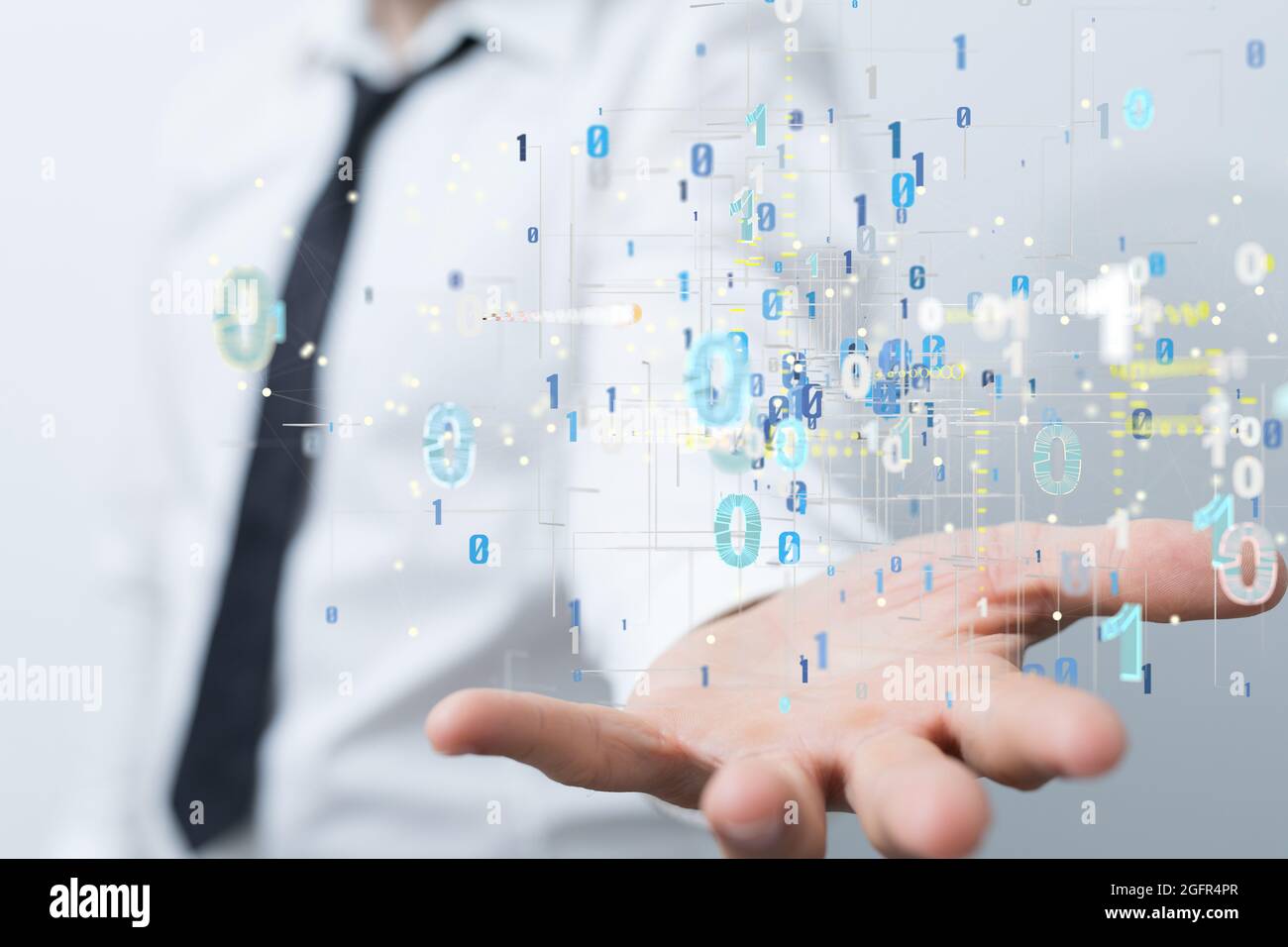 Person, die die virtuelle Projektion des Cyberspace durch 1s und 0s vorstellt Stockfoto