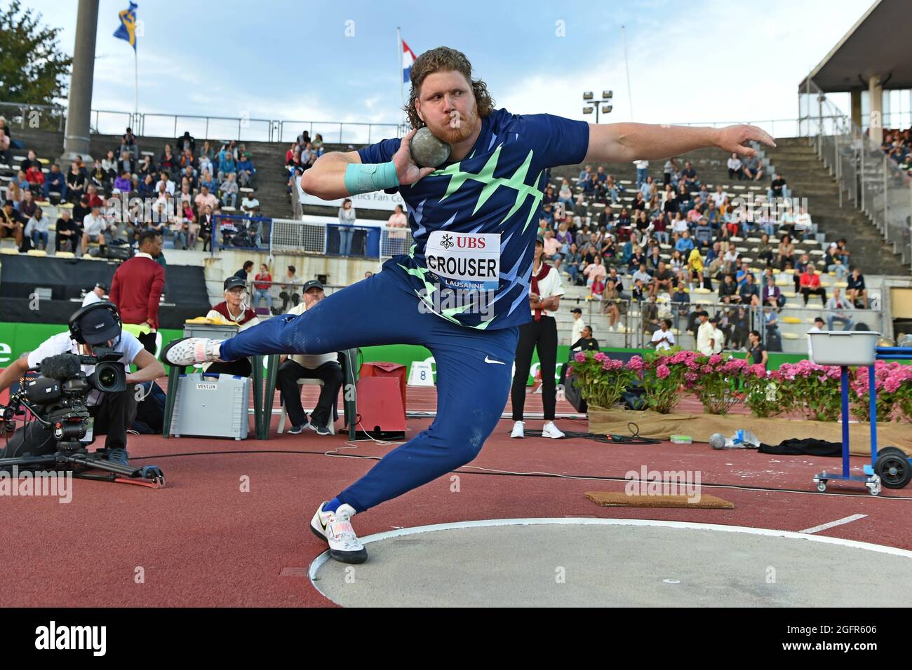 Ryan Crouser (USA) gewinnt den Schuss auf 74-10 (22.811 m) während des Athletissima-Treffens Stade Olympique de la Pontaise am Donnerstag, den 26. August 2021 in La Stockfoto