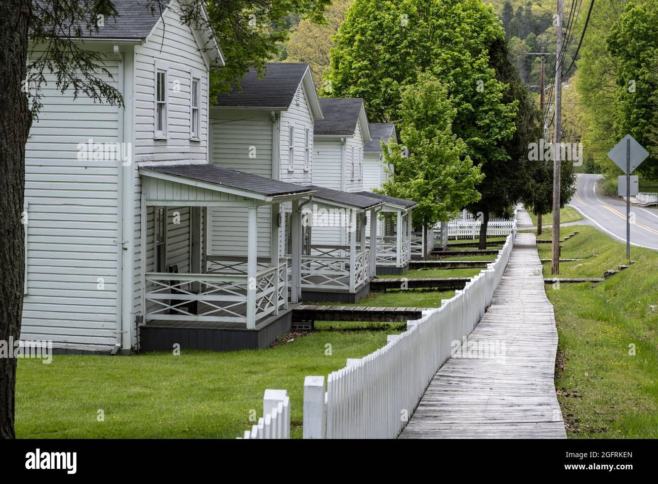 Cass, West Virginia, eine alte Papiermühle. Wohnraum für Arbeitnehmer. Stockfoto